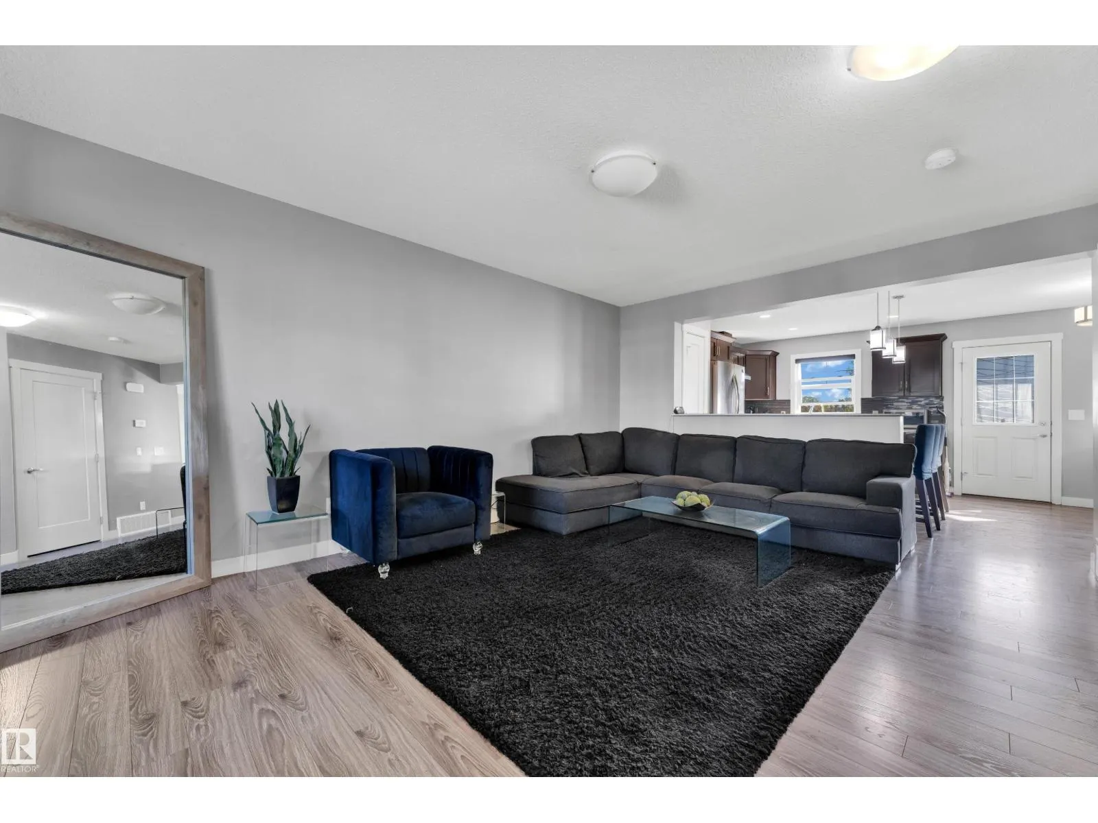 #22 4205 30 ST NW