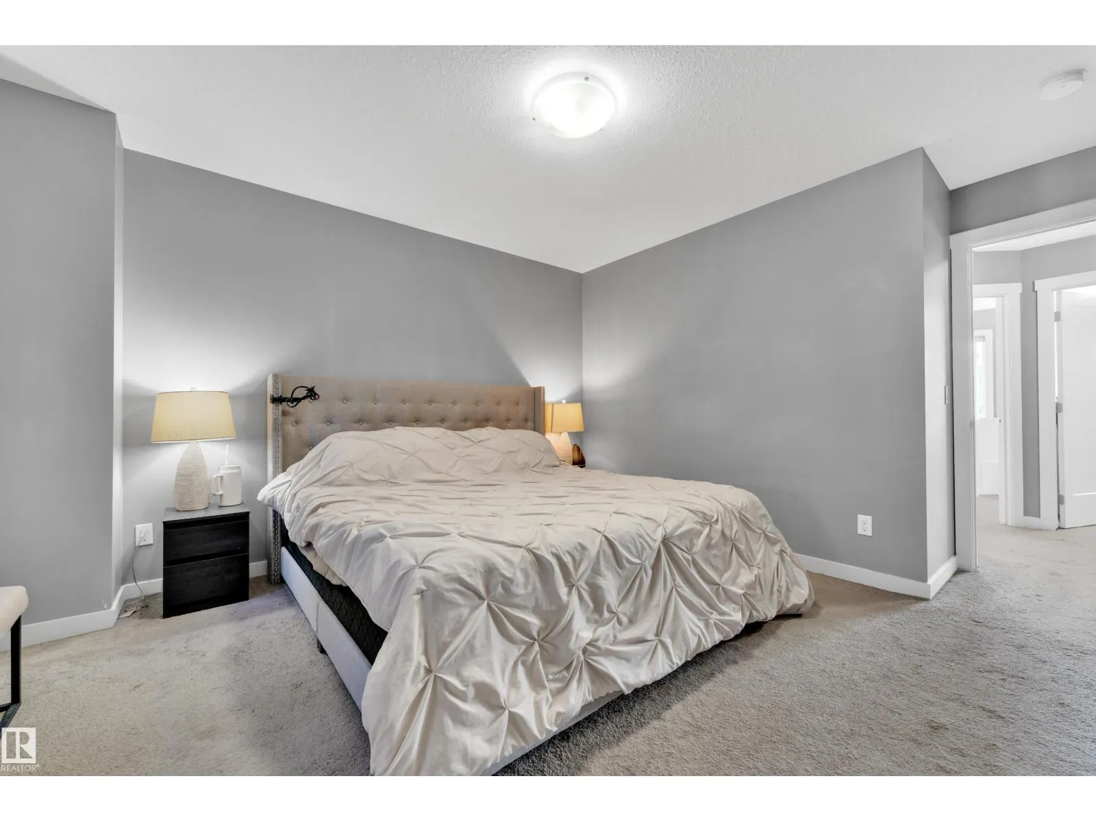 #22 4205 30 ST NW