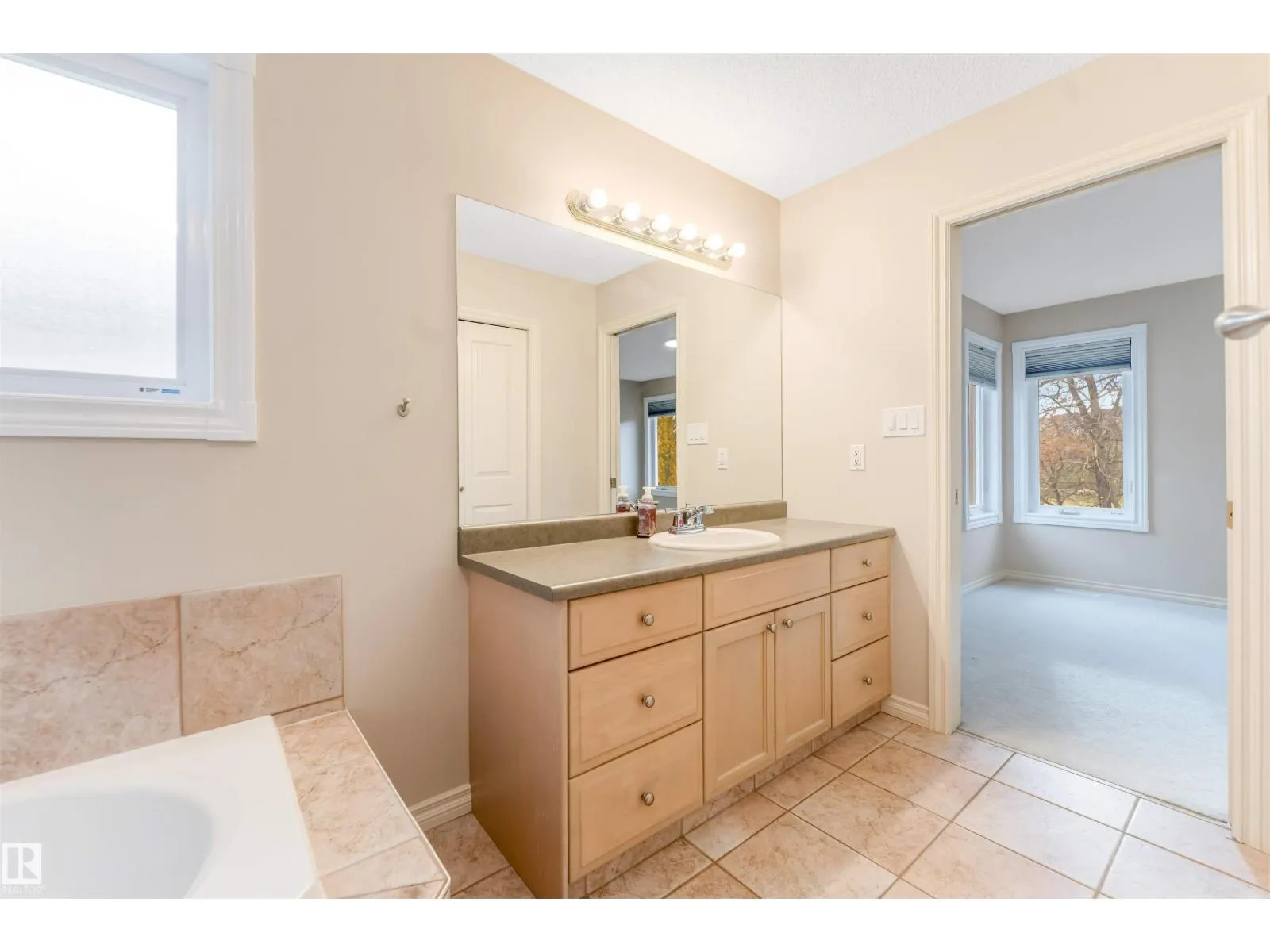 125 Coloniale WY