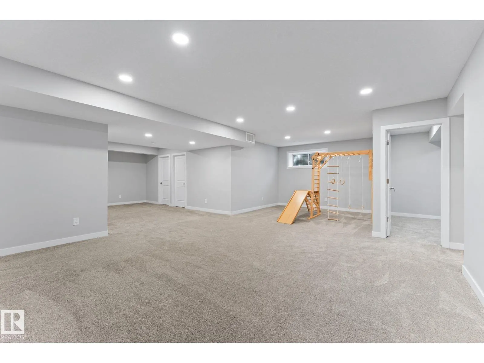 5738 CAUTLEY CR SW