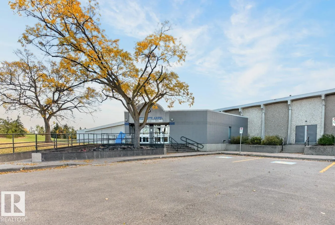 7016 86 AV NW
