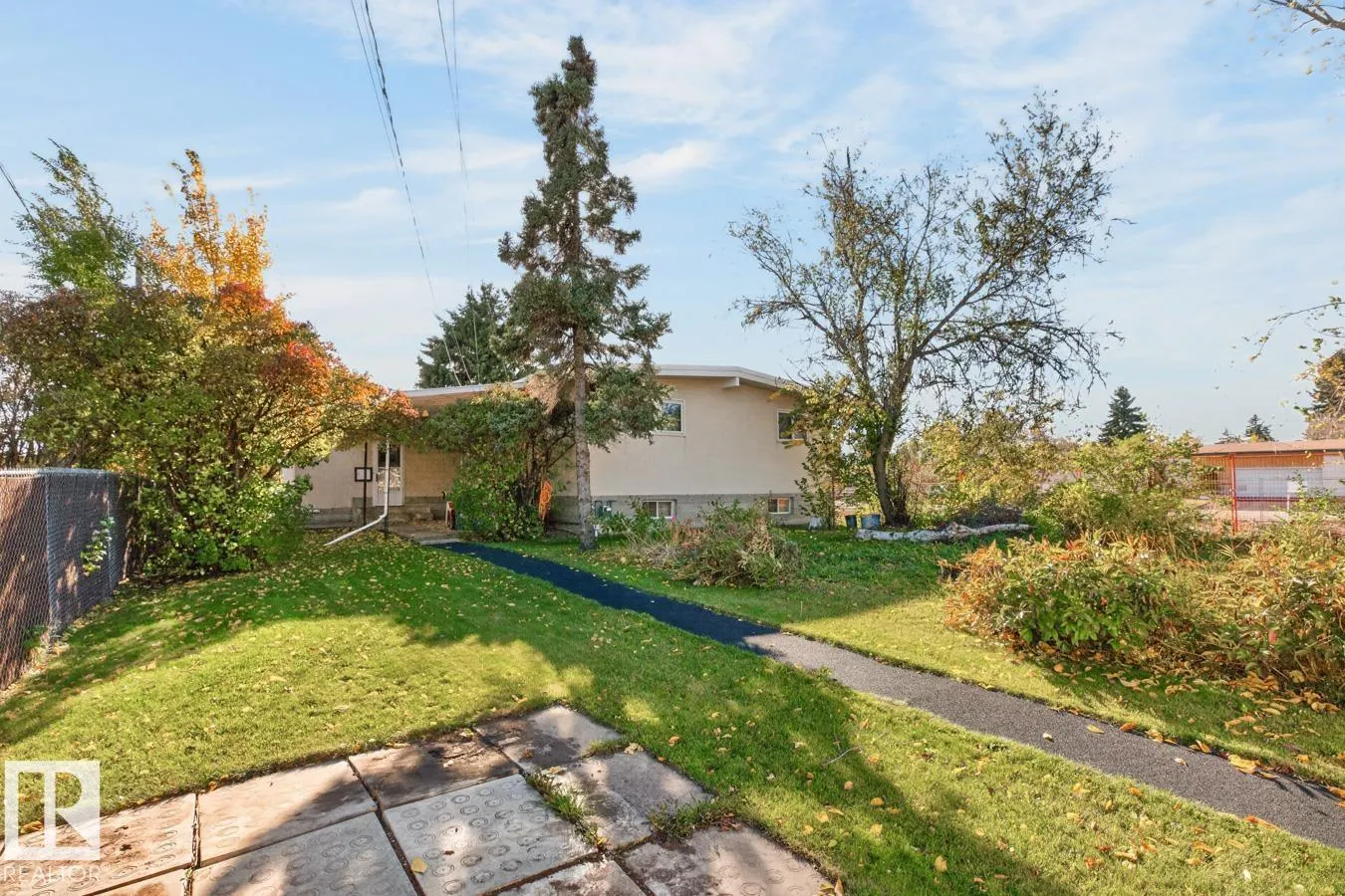 7016 86 AV NW
