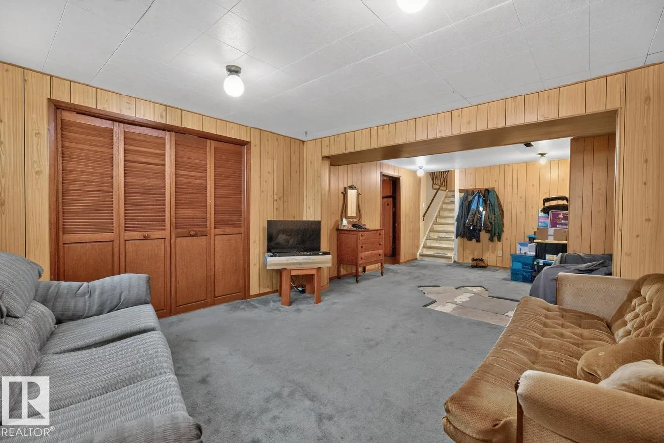 7016 86 AV NW