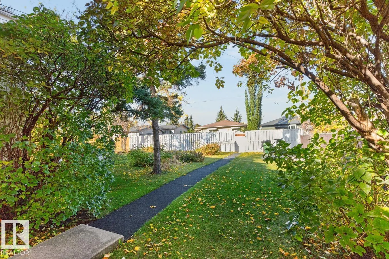 7016 86 AV NW