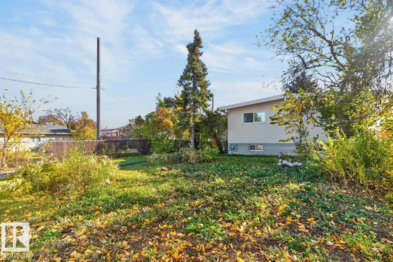 7016 86 AV NW