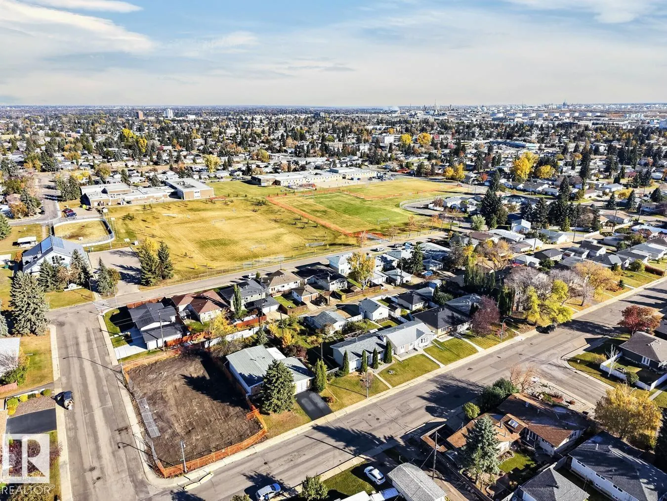 7016 86 AV NW