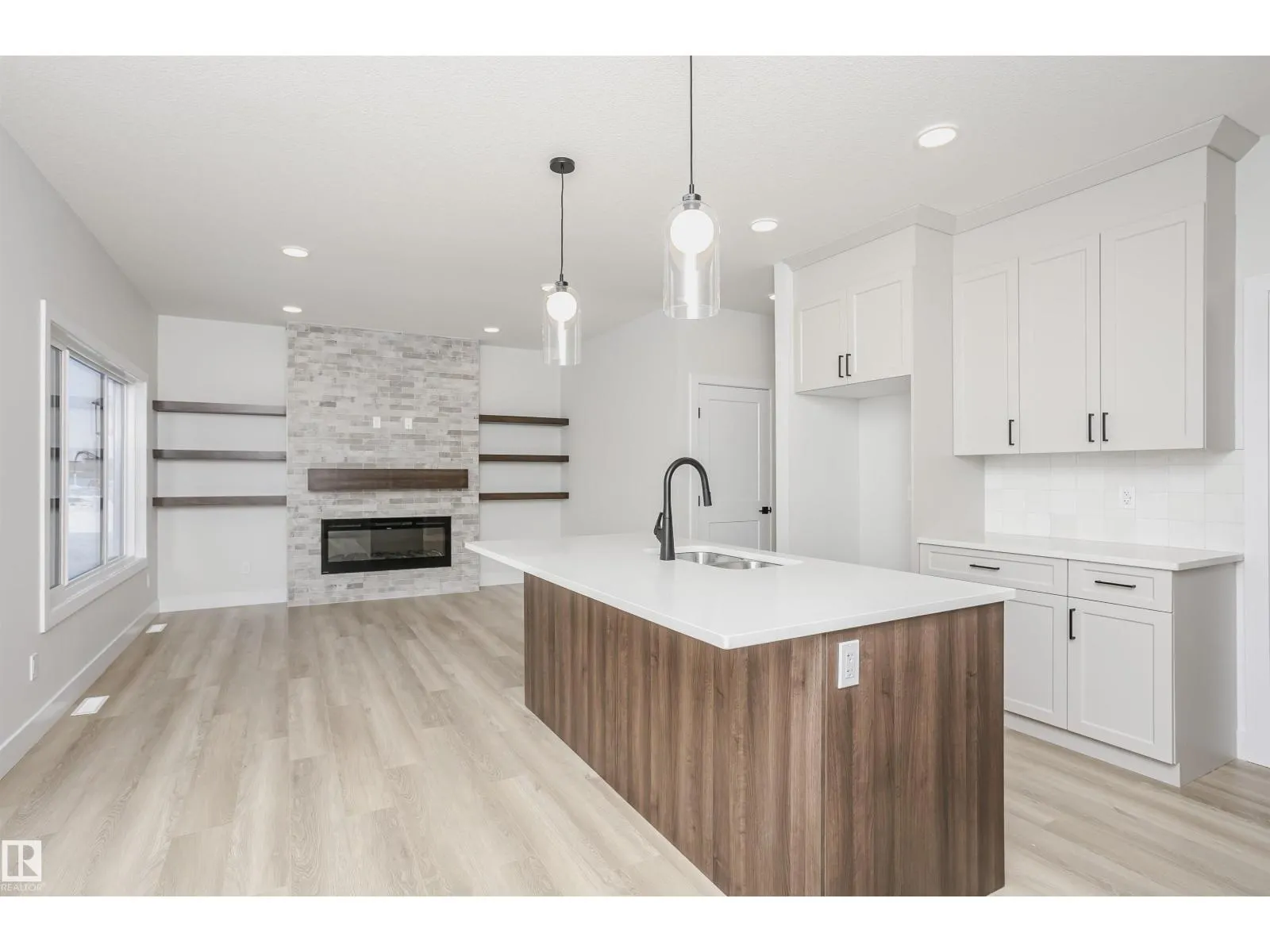 6302 DANSEREAU CR