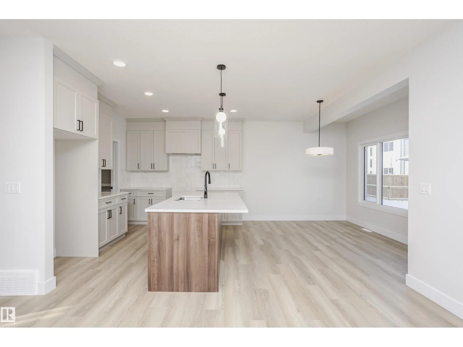6302 DANSEREAU CR