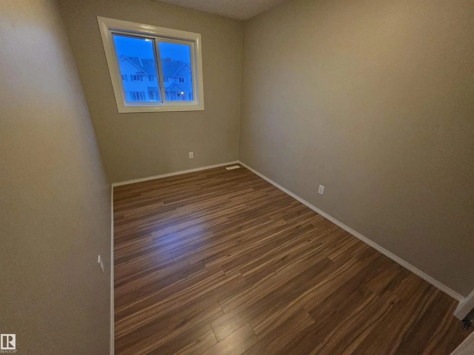 #136 5 ABERDEEN WY