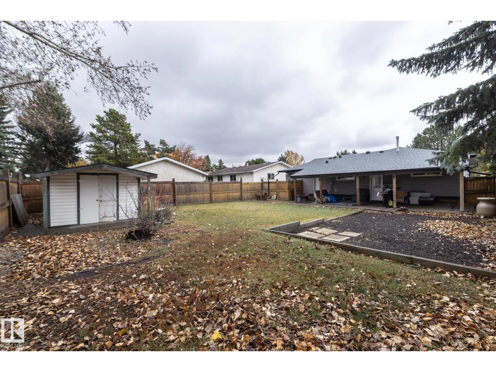7412 33 AV NW