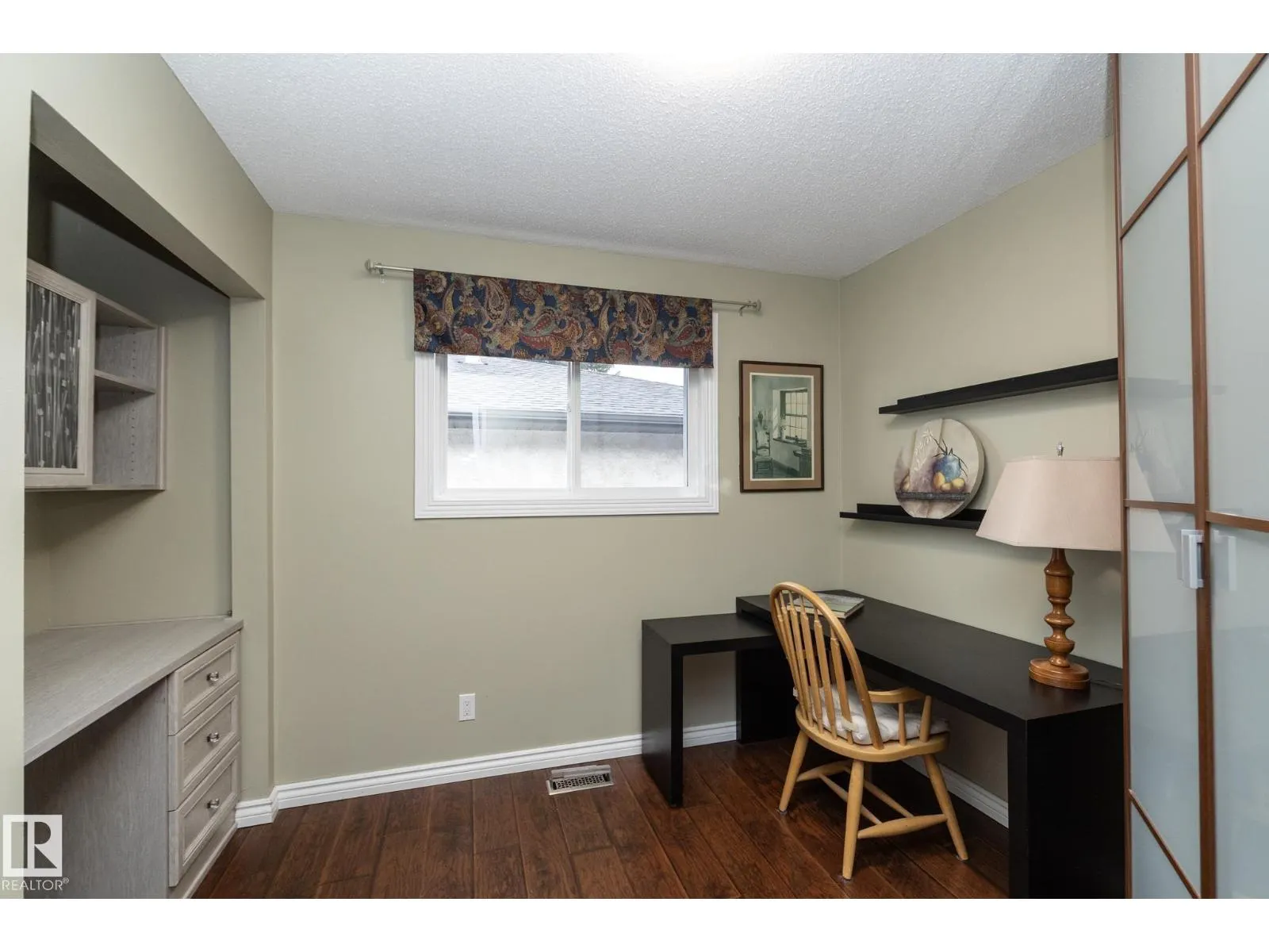 7412 33 AV NW