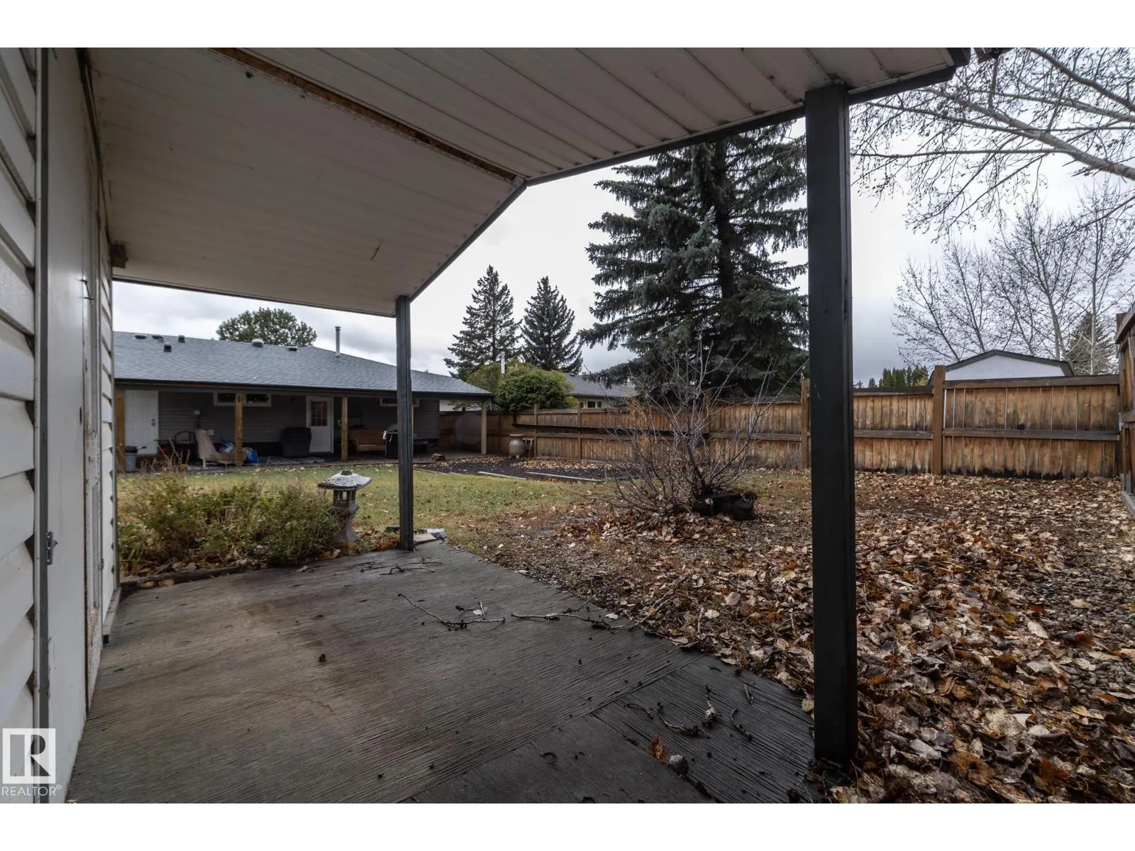 7412 33 AV NW