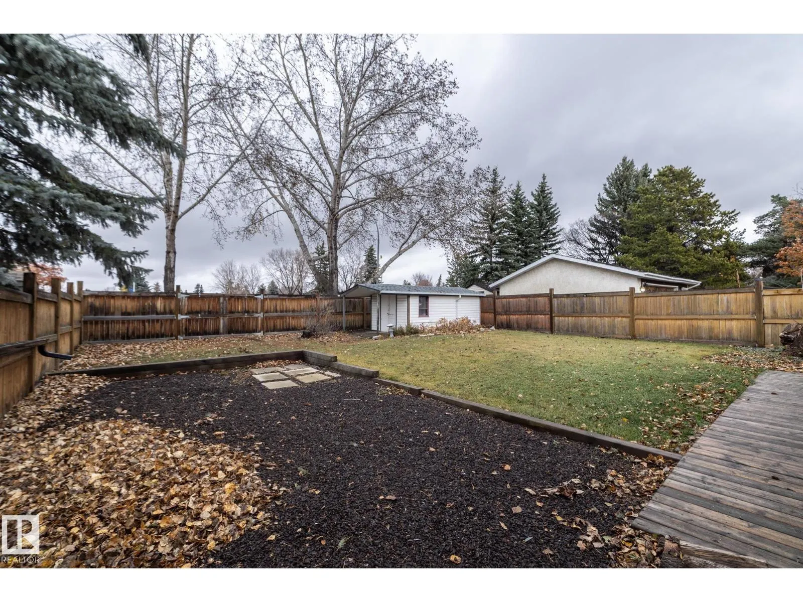7412 33 AV NW