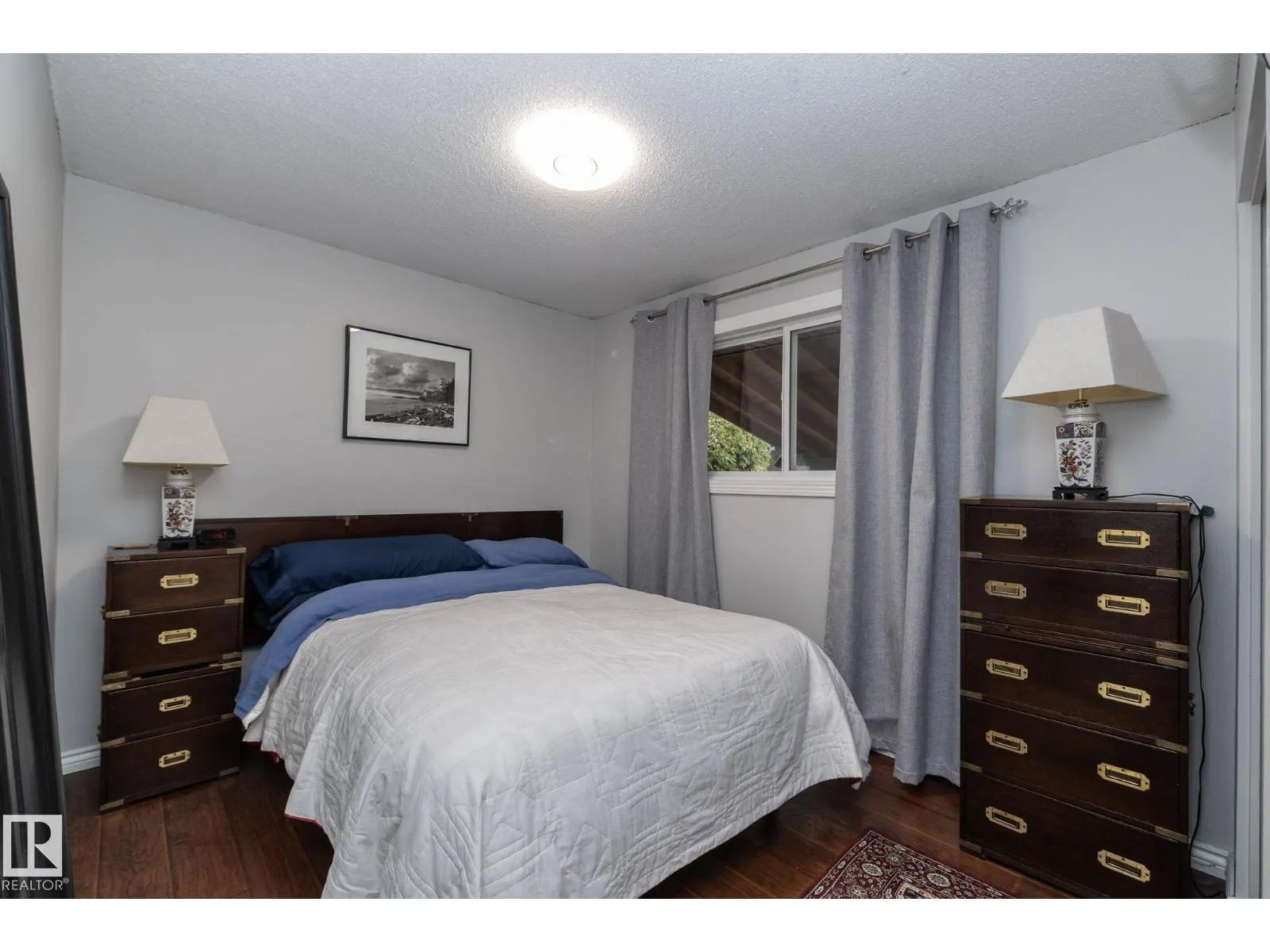 7412 33 AV NW