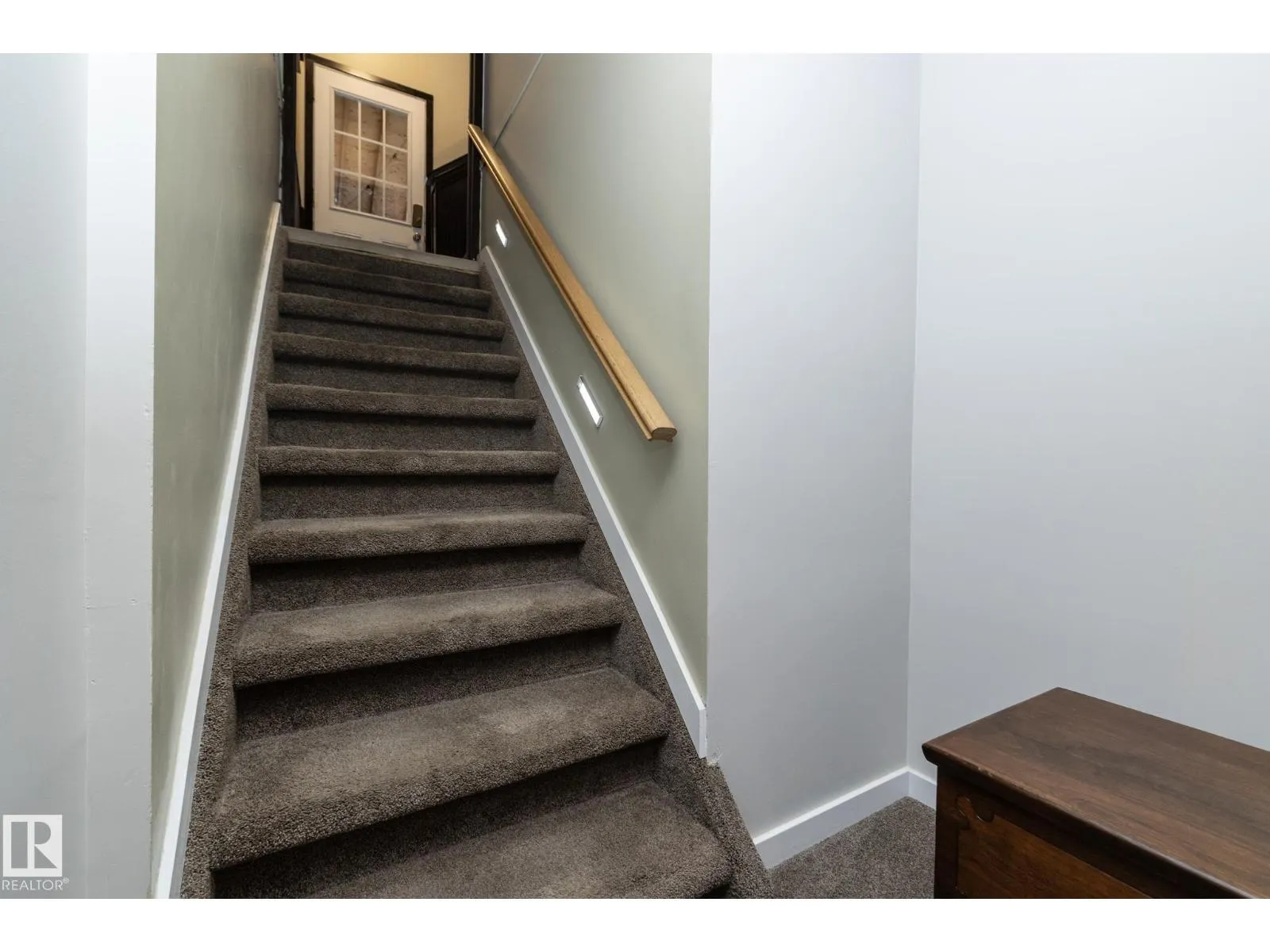 7412 33 AV NW