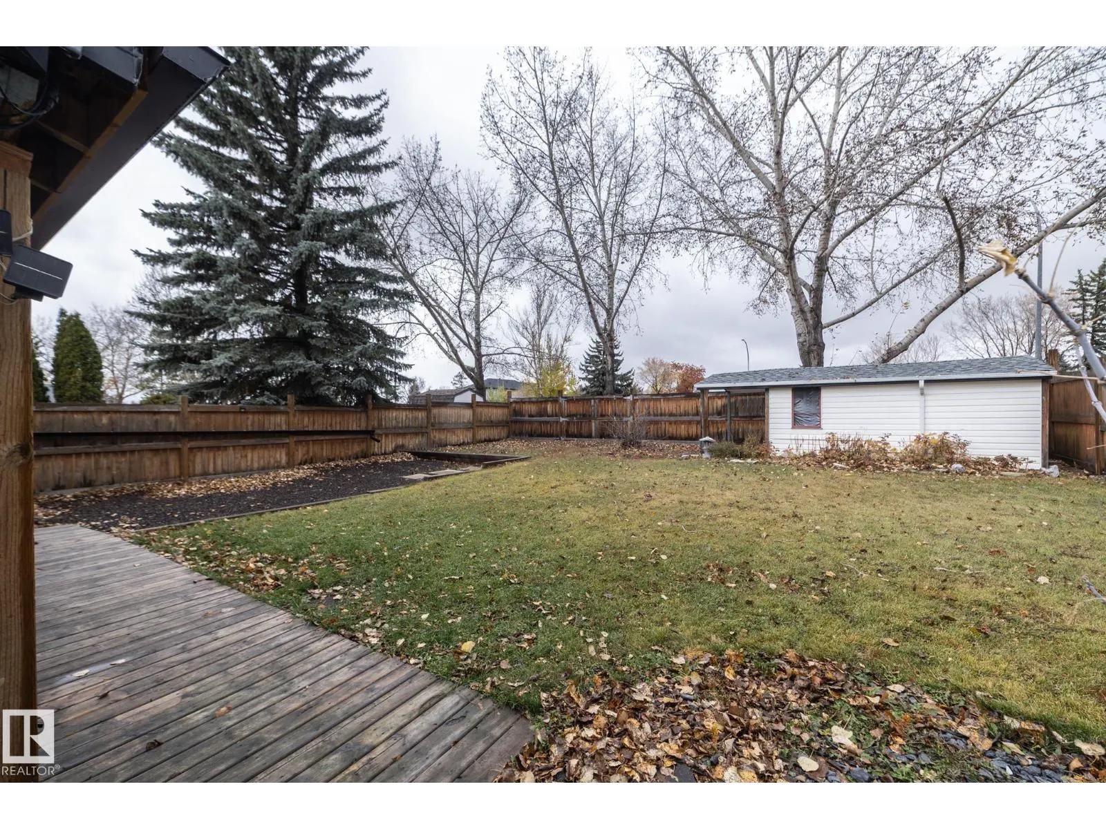 7412 33 AV NW