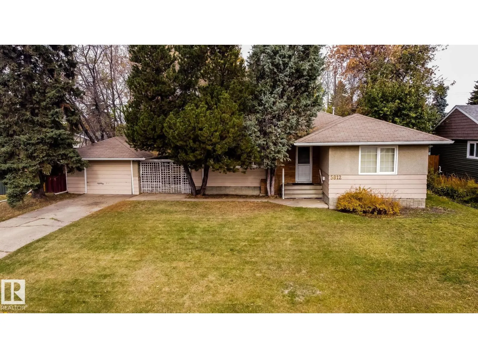 5812 105 AV NW