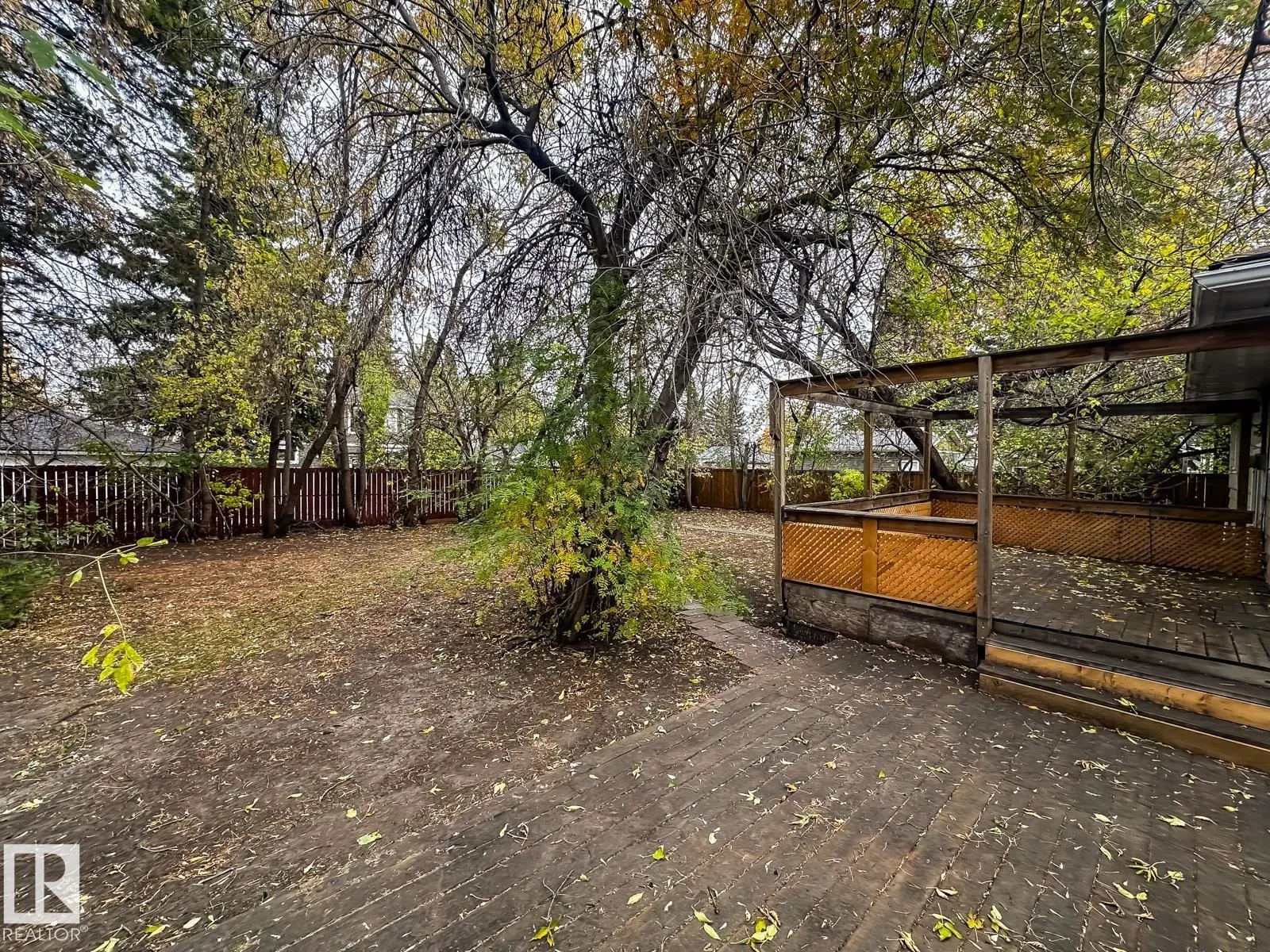 5812 105 AV NW