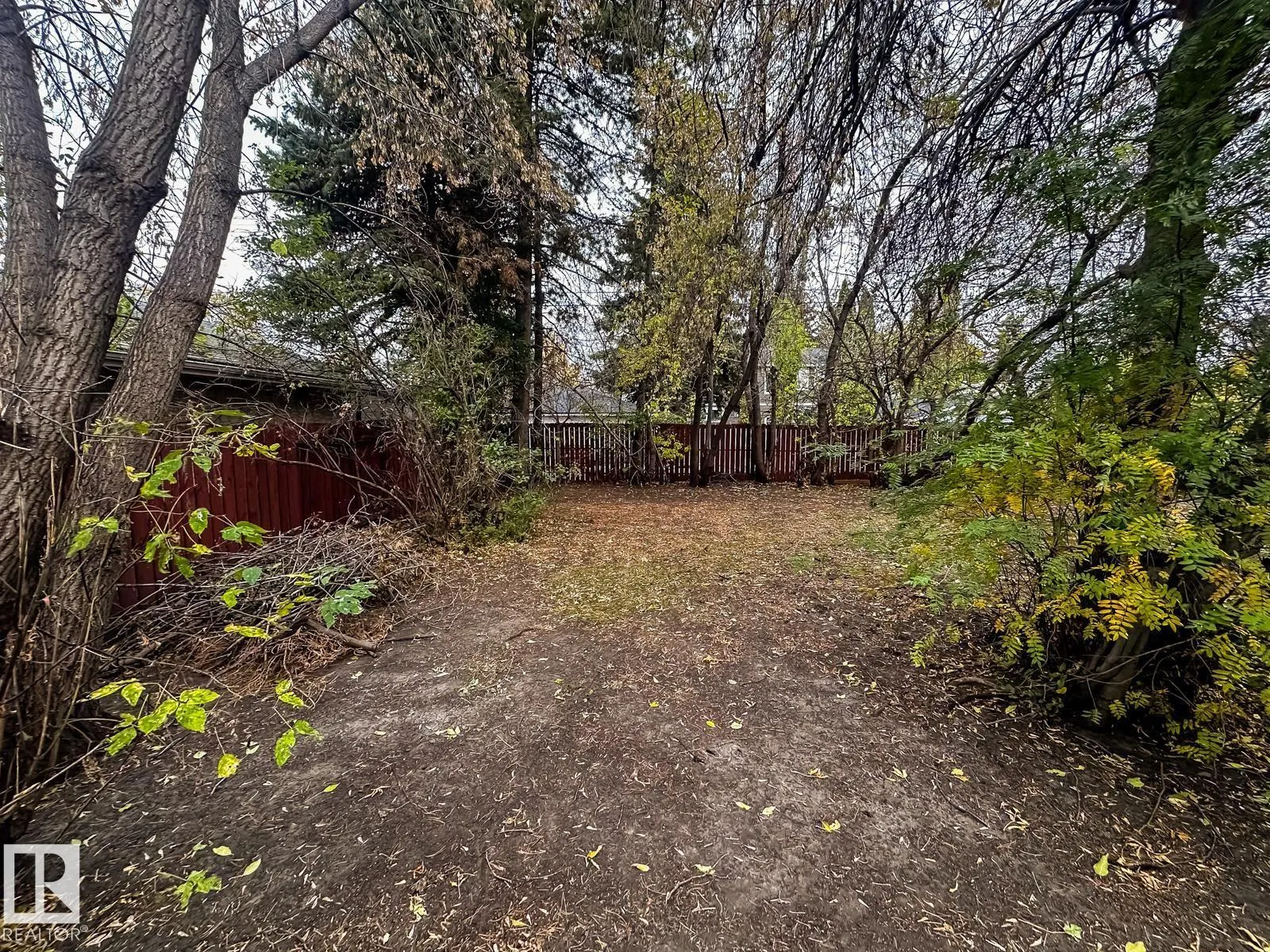 5812 105 AV NW
