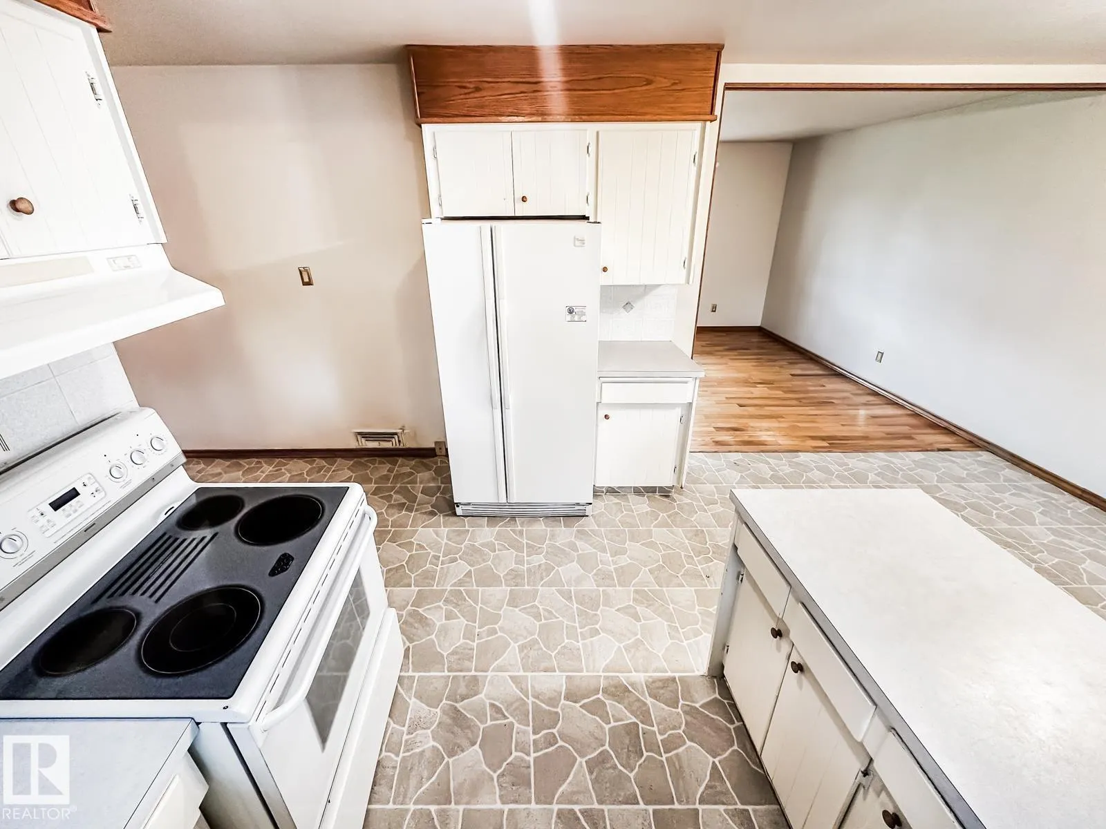 5812 105 AV NW