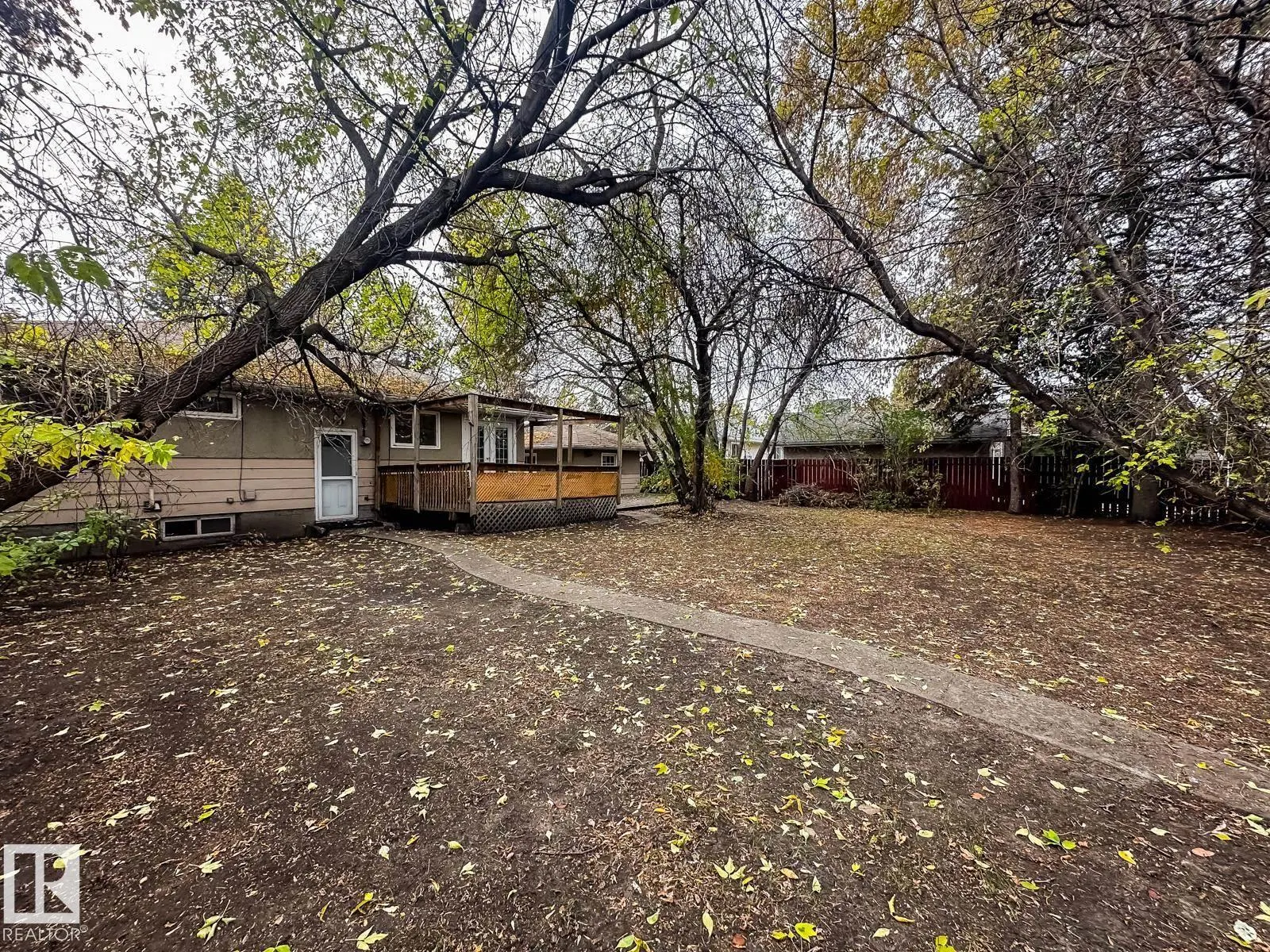 5812 105 AV NW