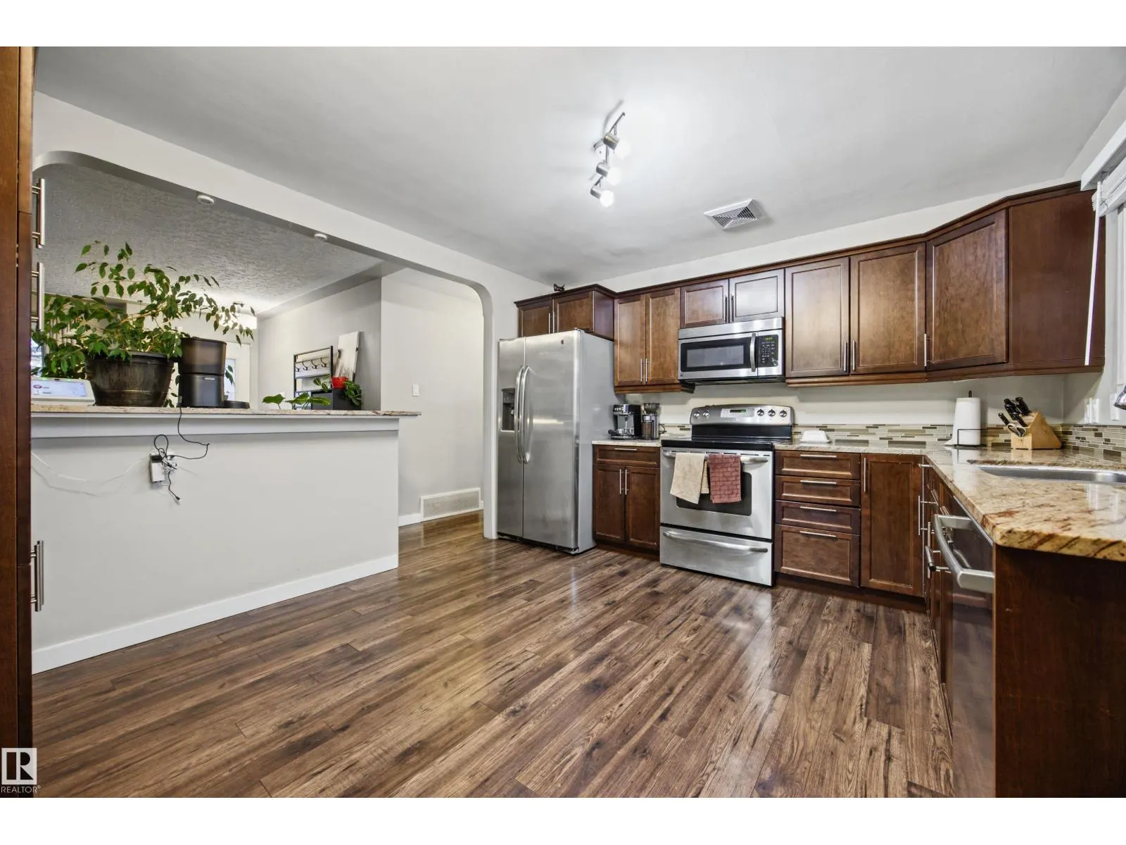 10235 FULTON RD NW