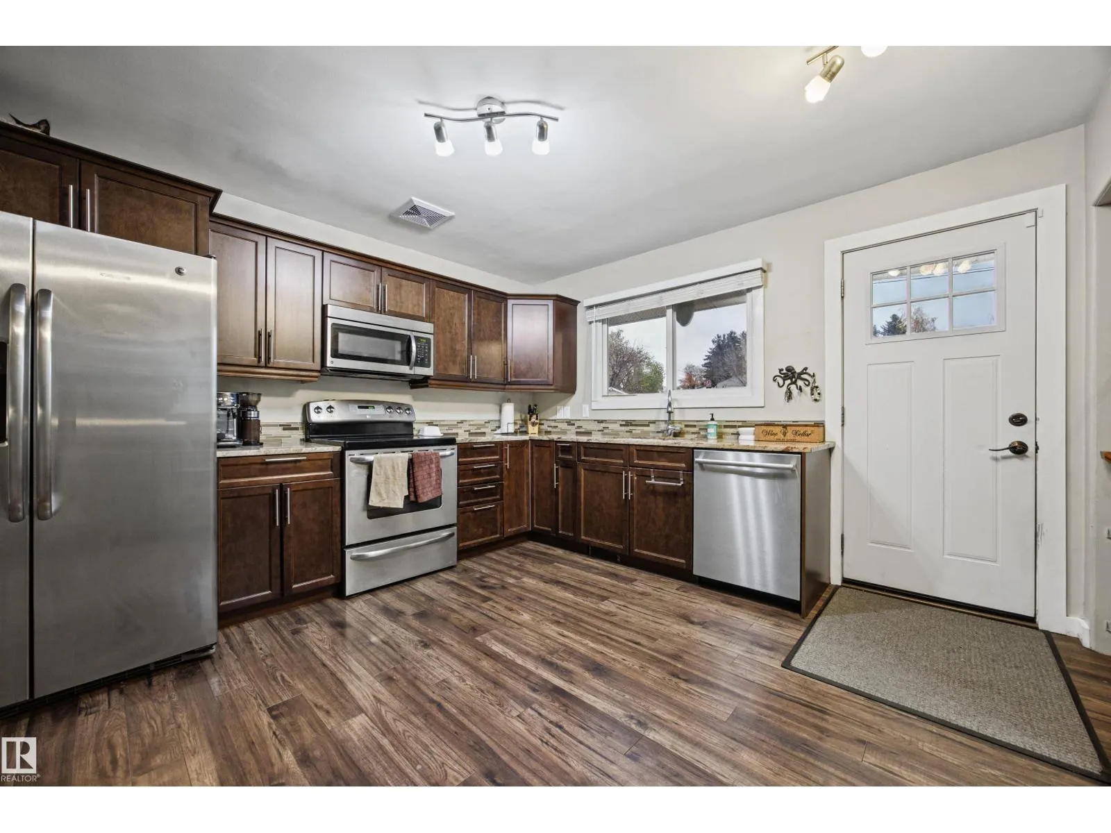 10235 FULTON RD NW