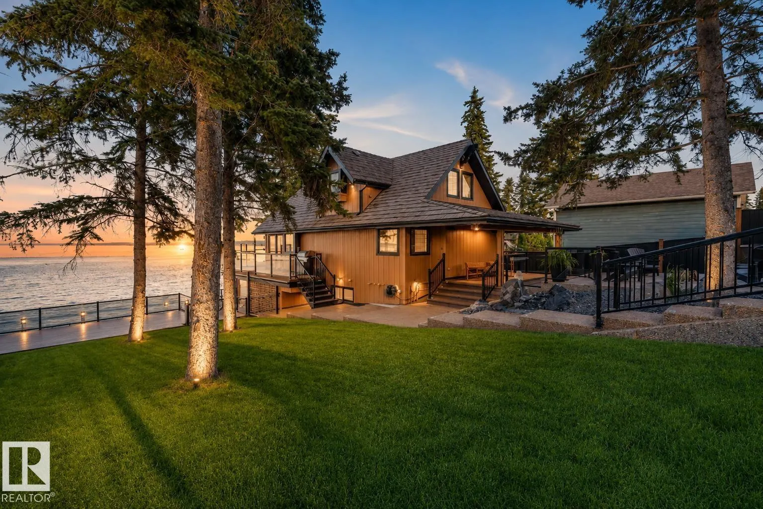 305 LAKESHORE DR