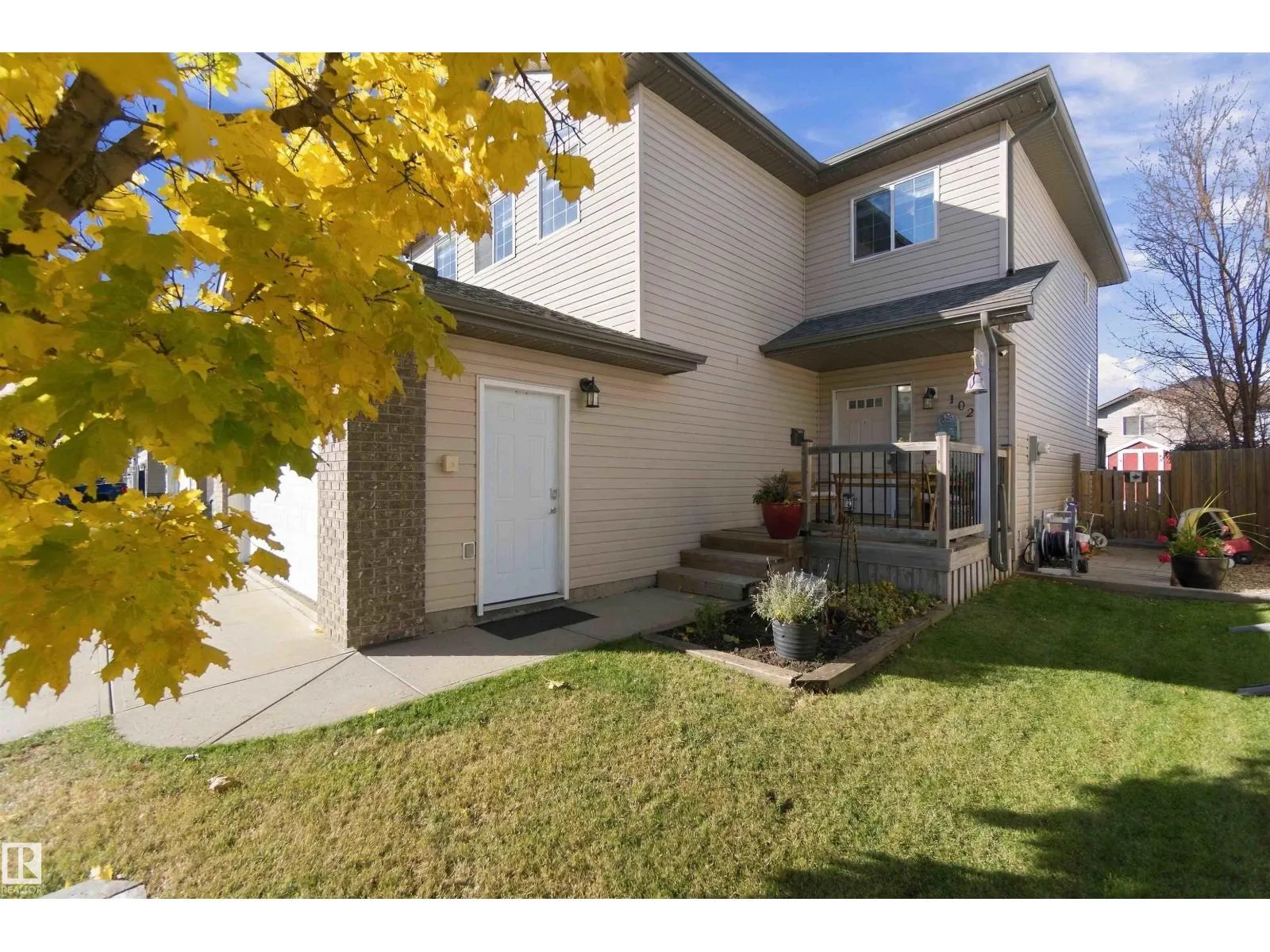 102 BOXWOOD BN