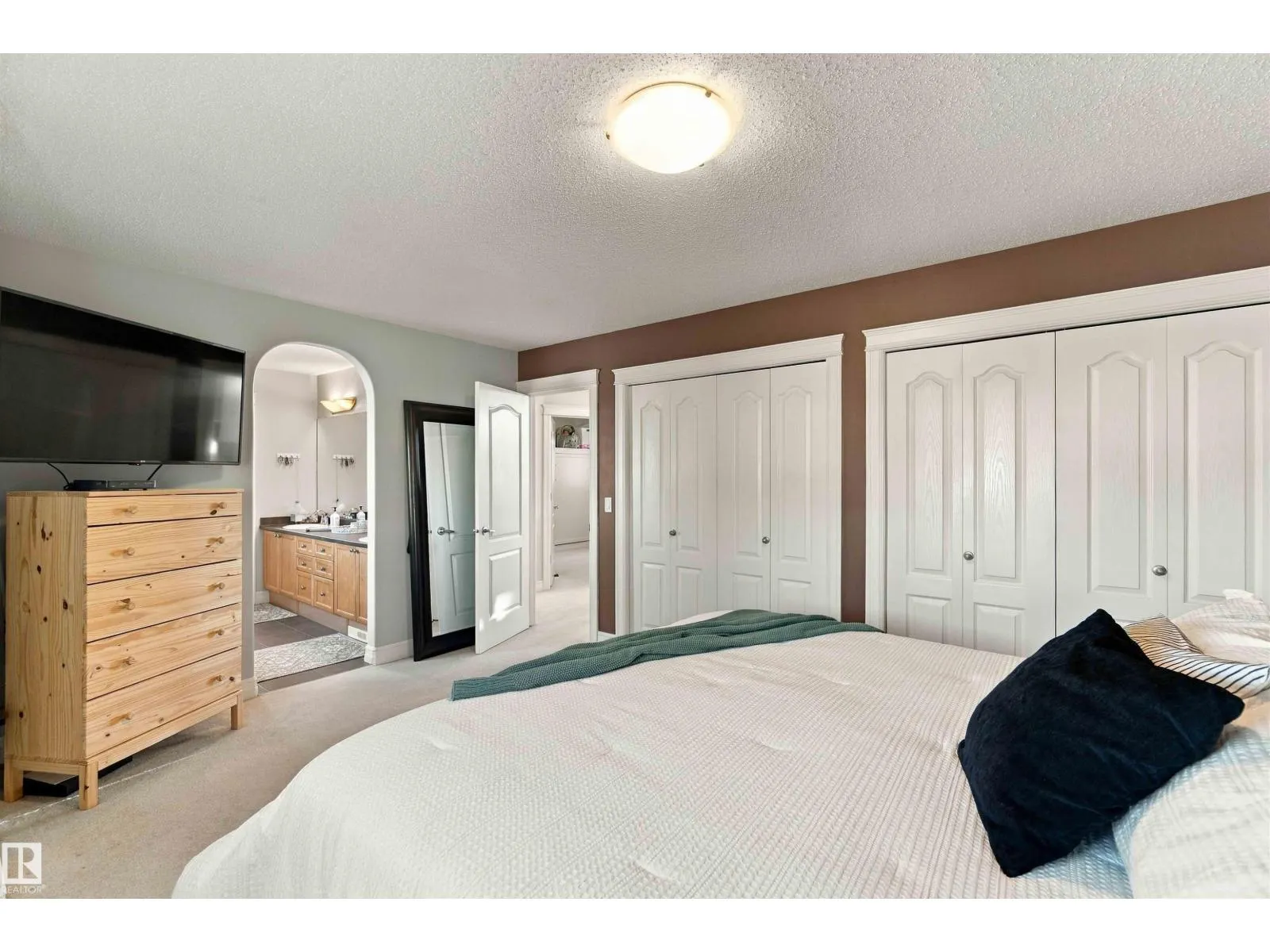 102 BOXWOOD BN