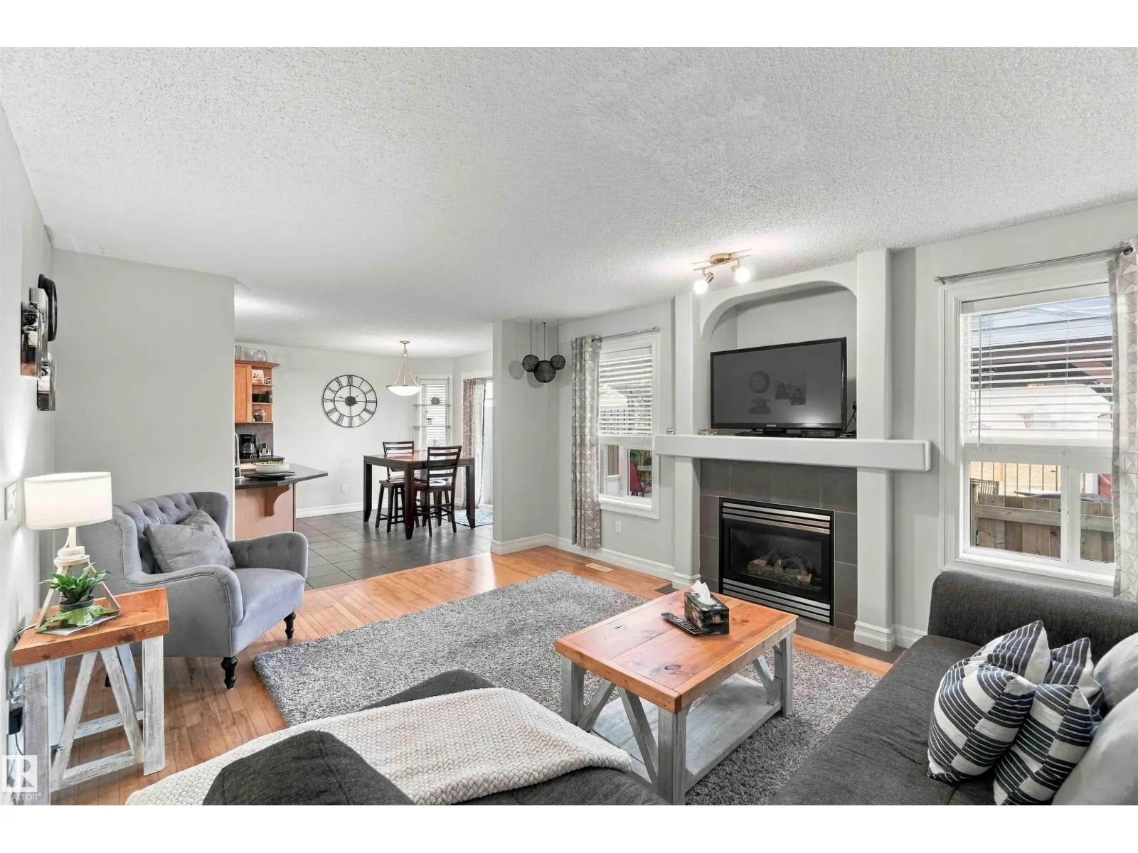 102 BOXWOOD BN