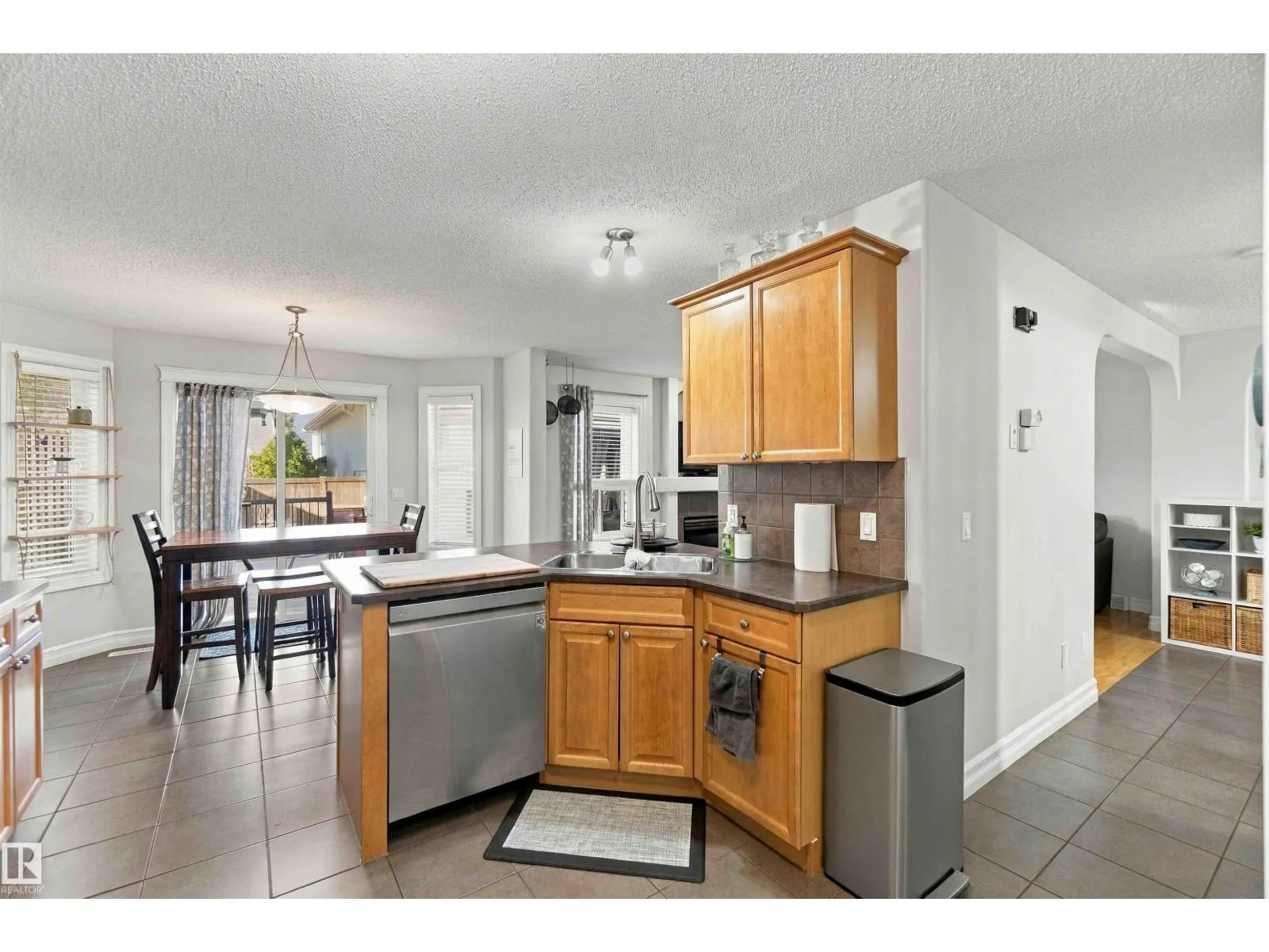 102 BOXWOOD BN