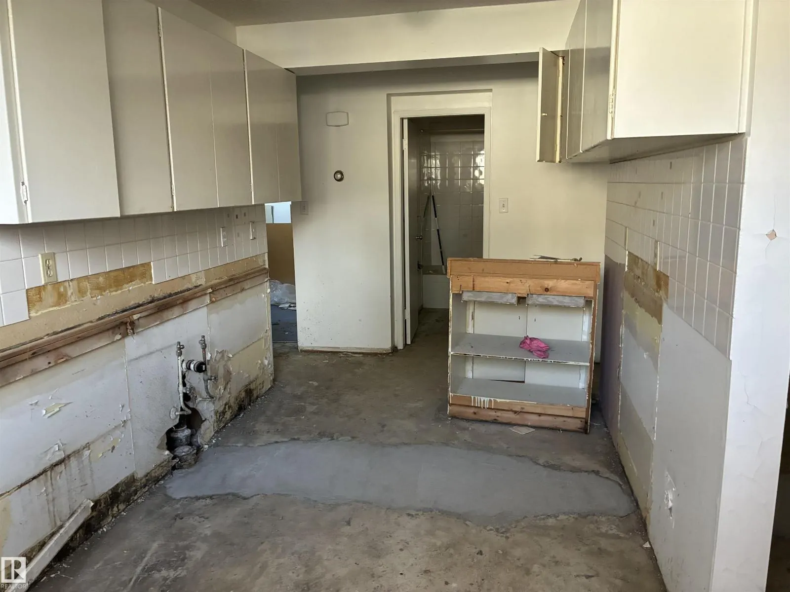 #16 5631 105 ST NW