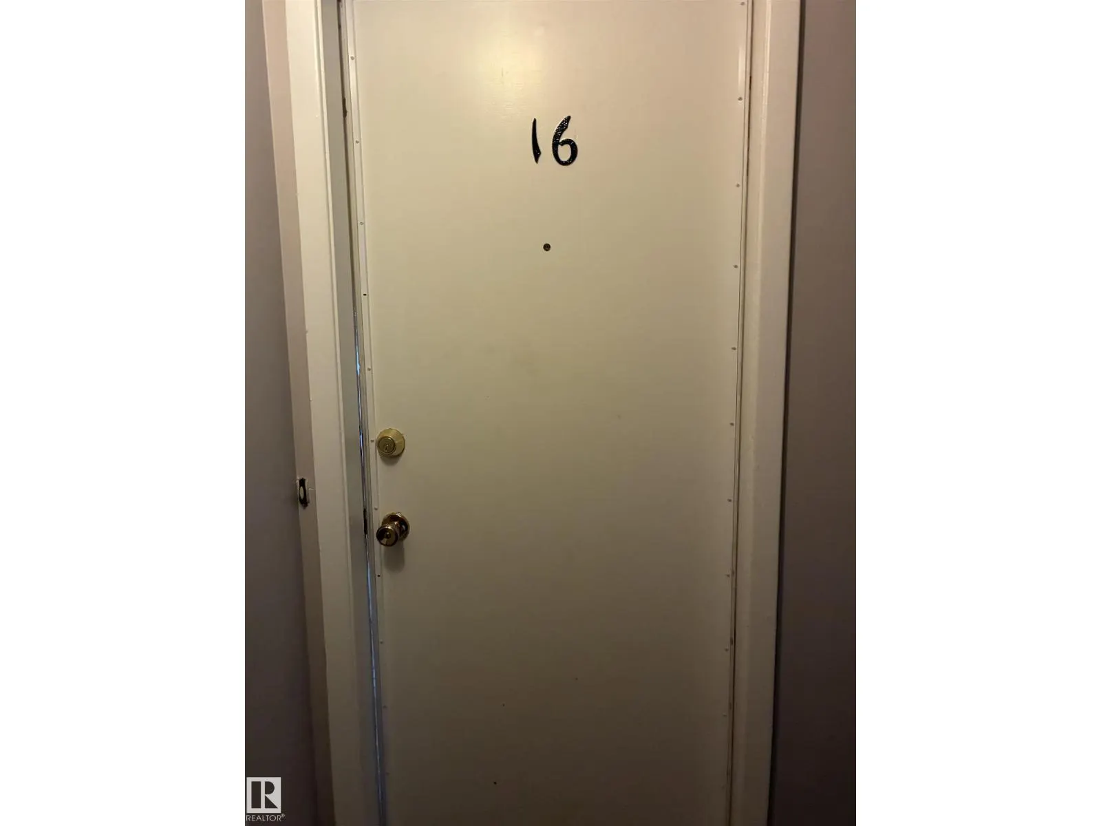 #16 5631 105 ST NW