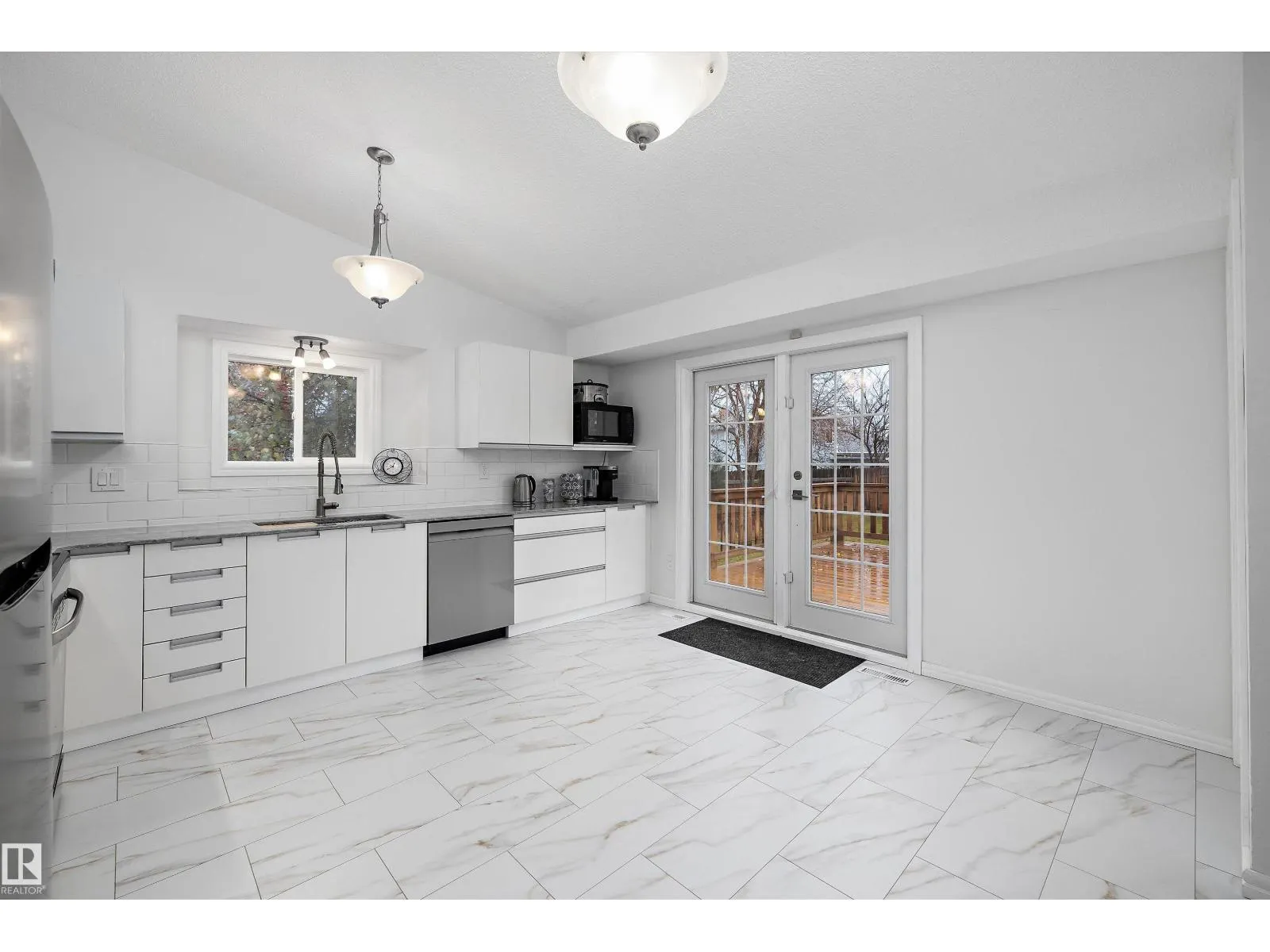 65 WESTPARK WY