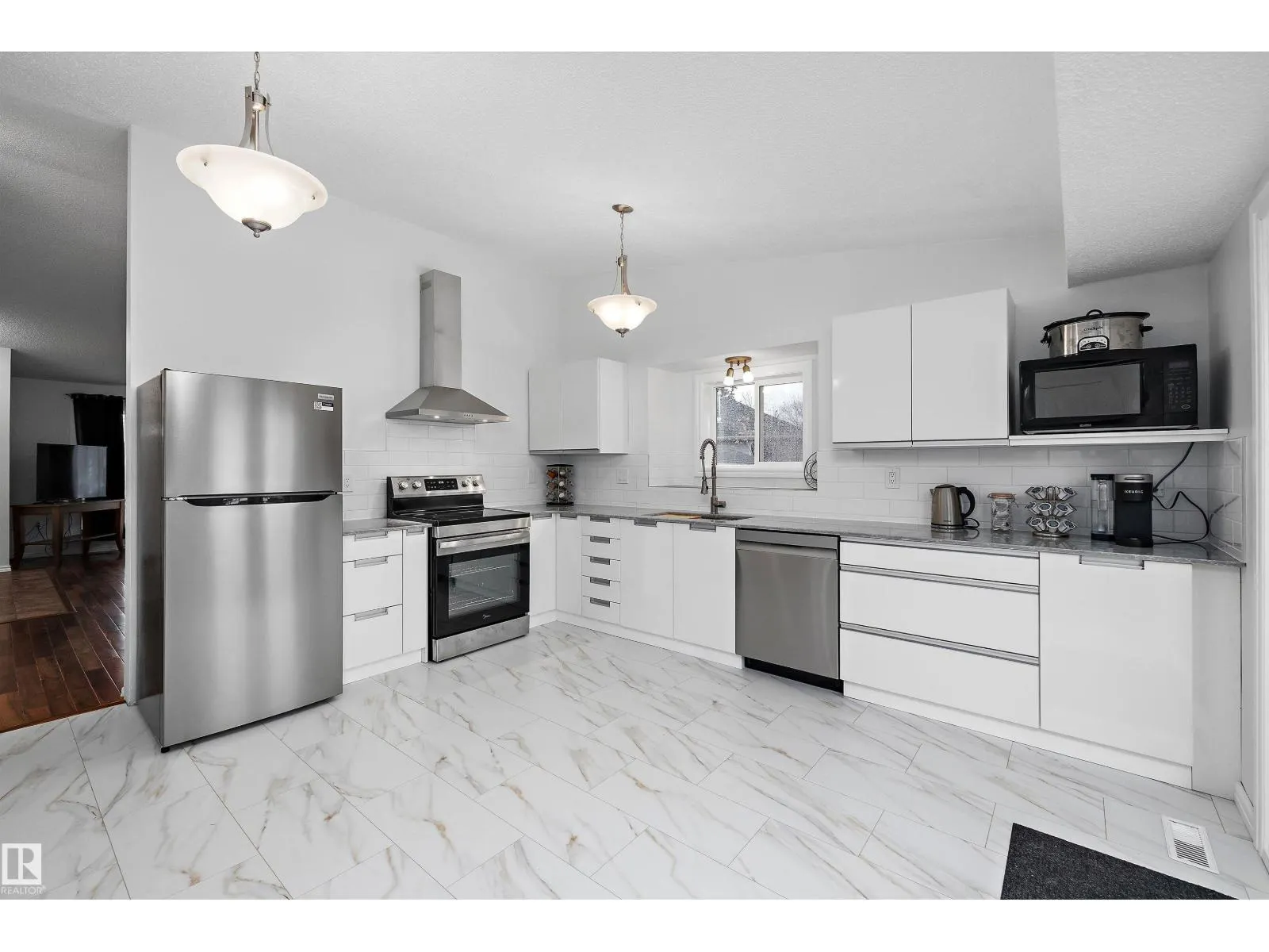 65 WESTPARK WY