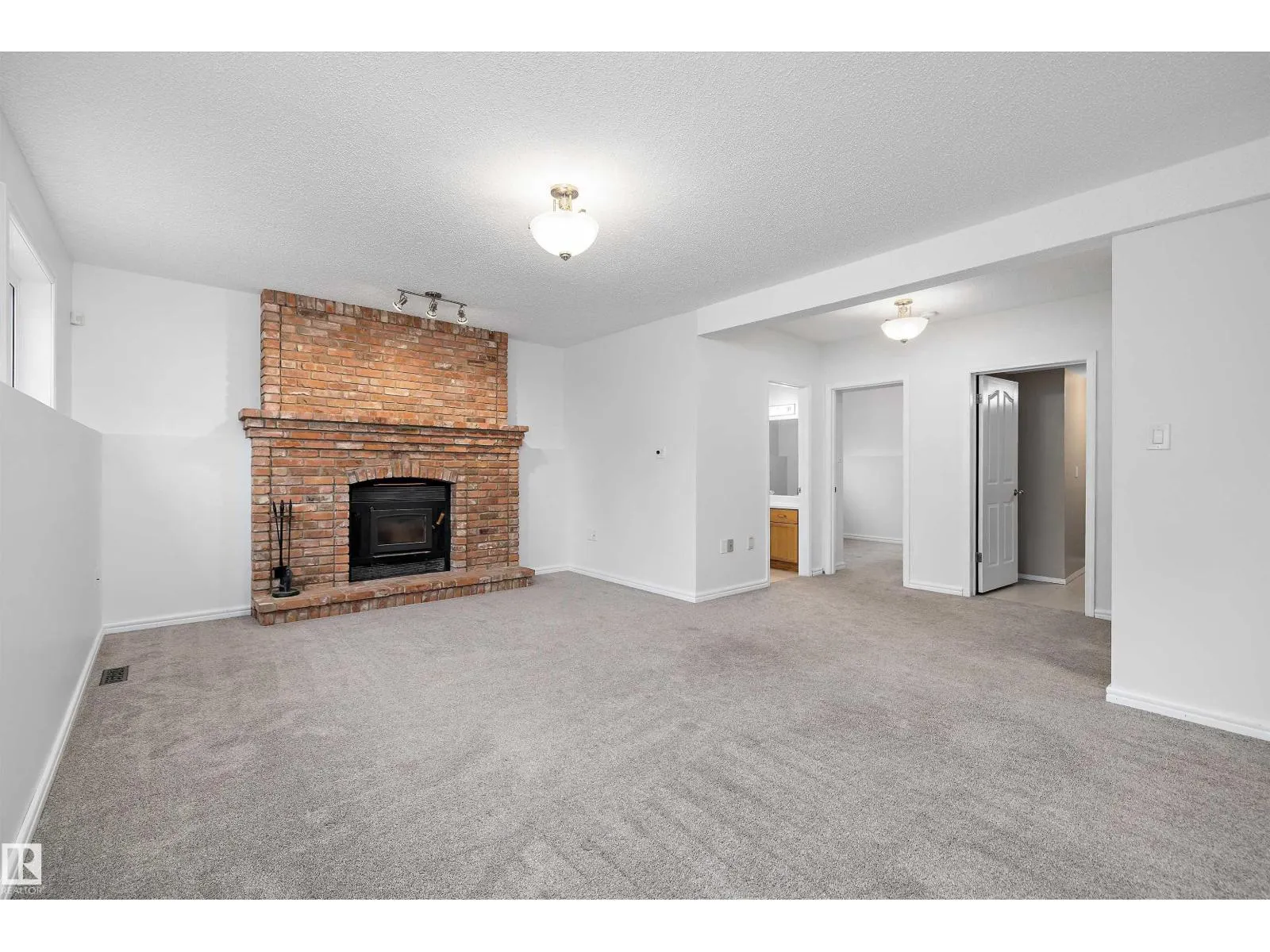 65 WESTPARK WY