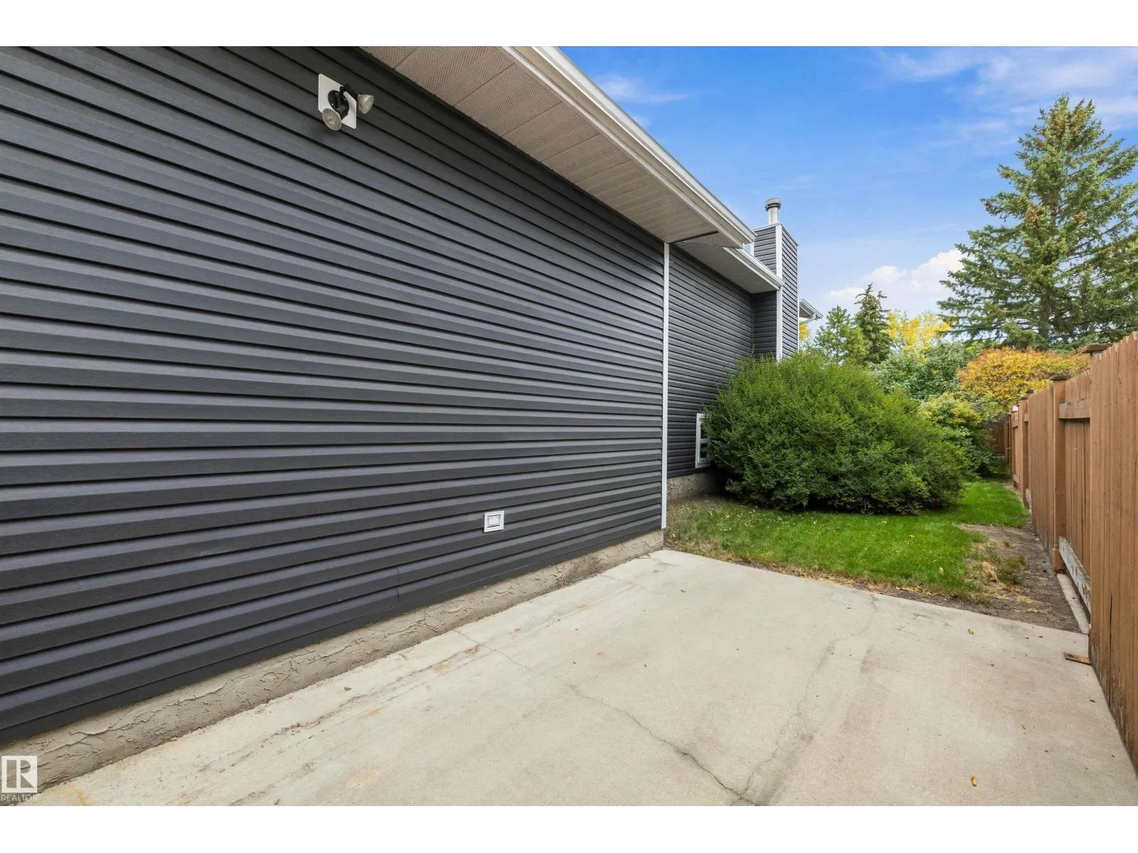 65 WESTPARK WY