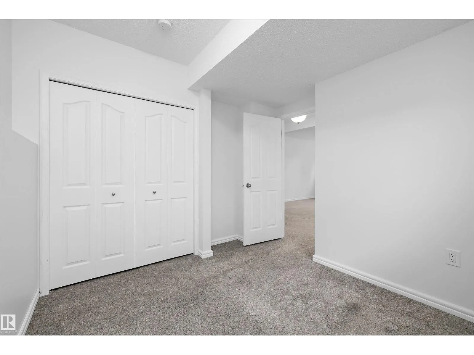 65 WESTPARK WY