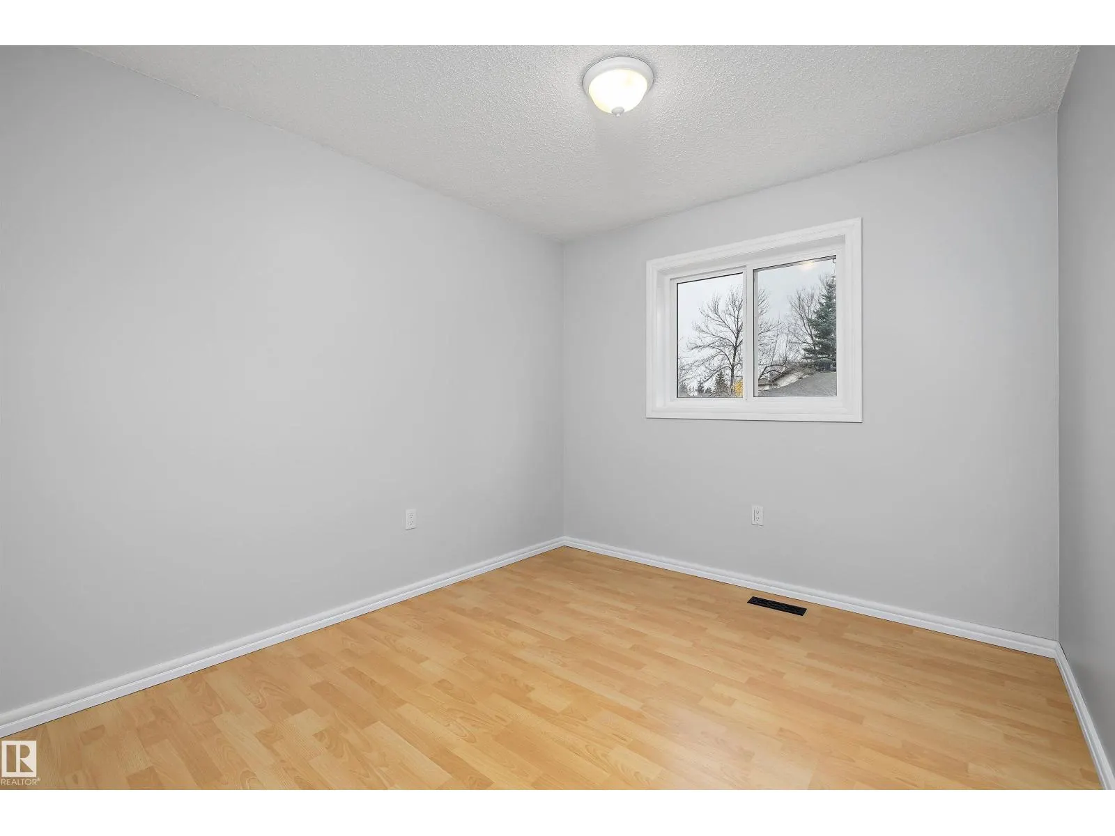 65 WESTPARK WY