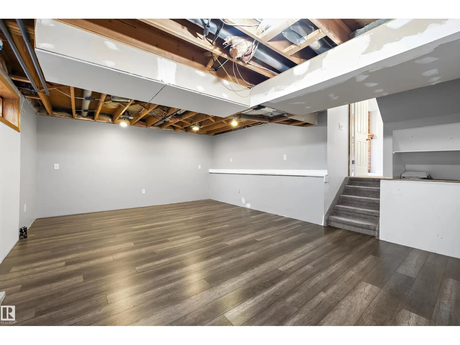65 WESTPARK WY