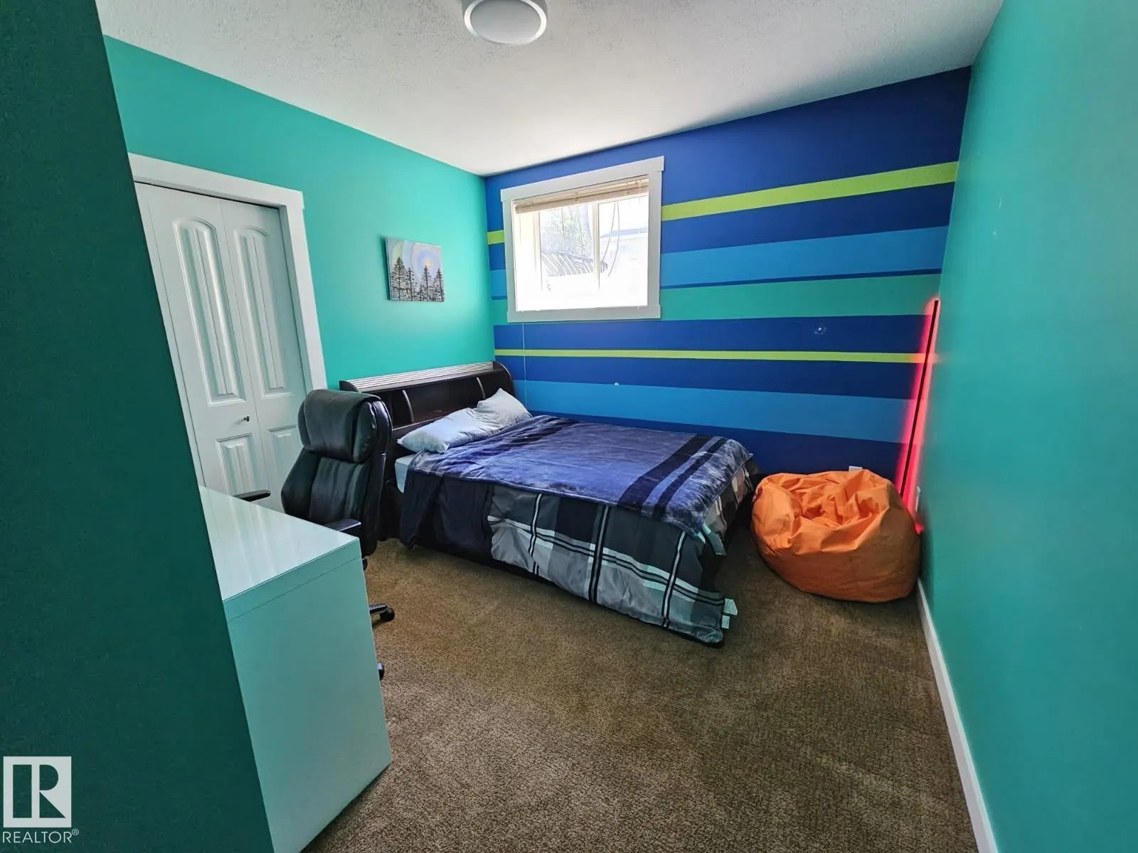 7623 166 AV NW