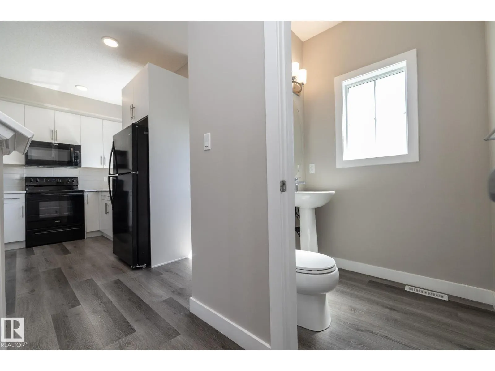 #53 2610 Maple WY NW