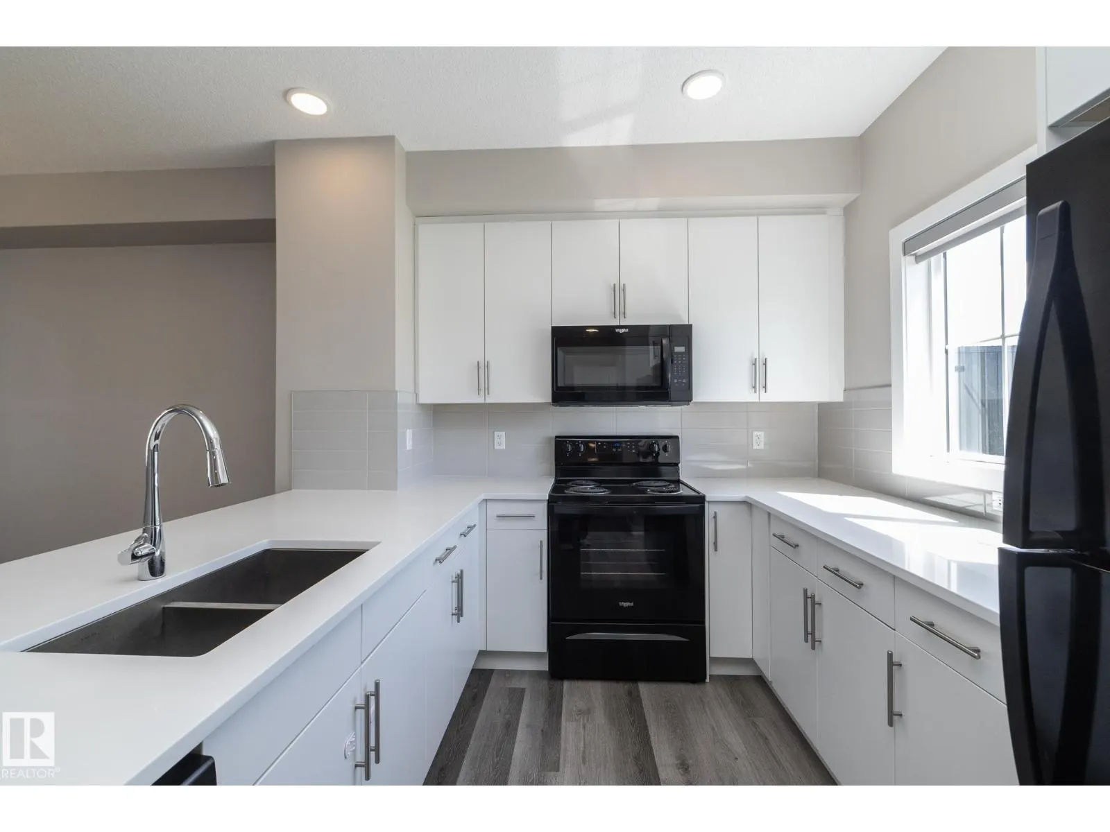 #53 2610 Maple WY NW
