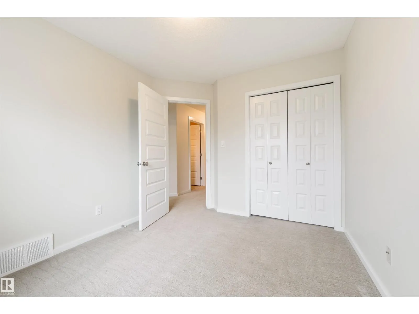 #3 16004 54 ST NW