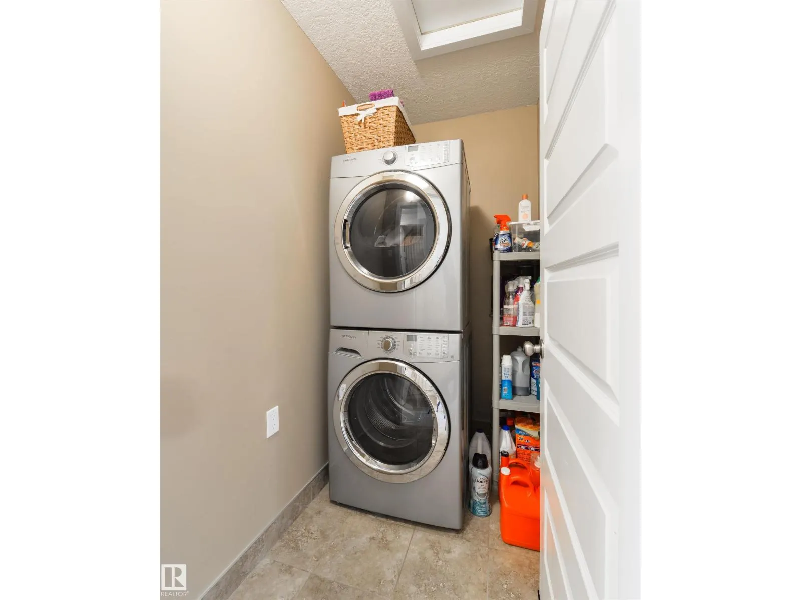 #3 16004 54 ST NW