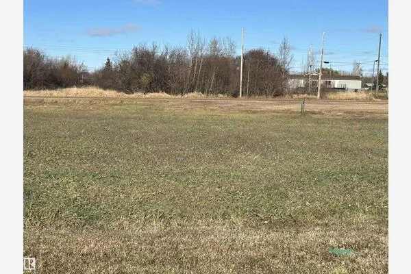 414 Kennedy Crescent