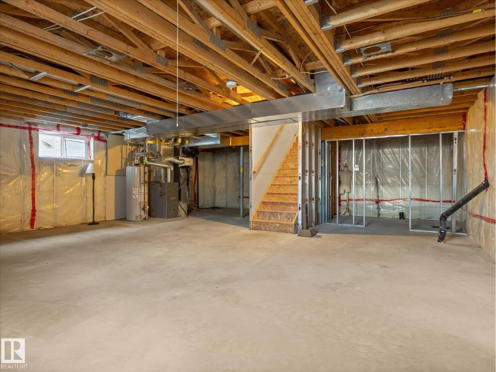 4704 160 AV NW