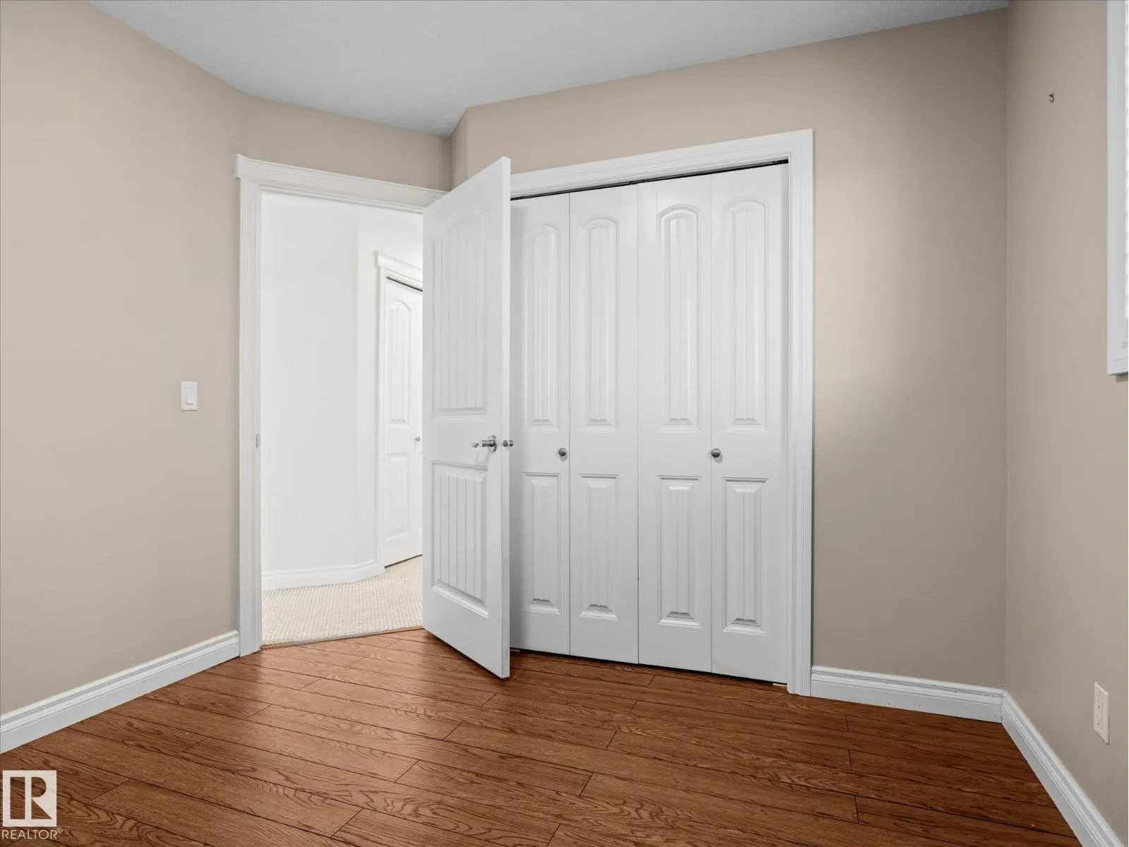 4704 160 AV NW