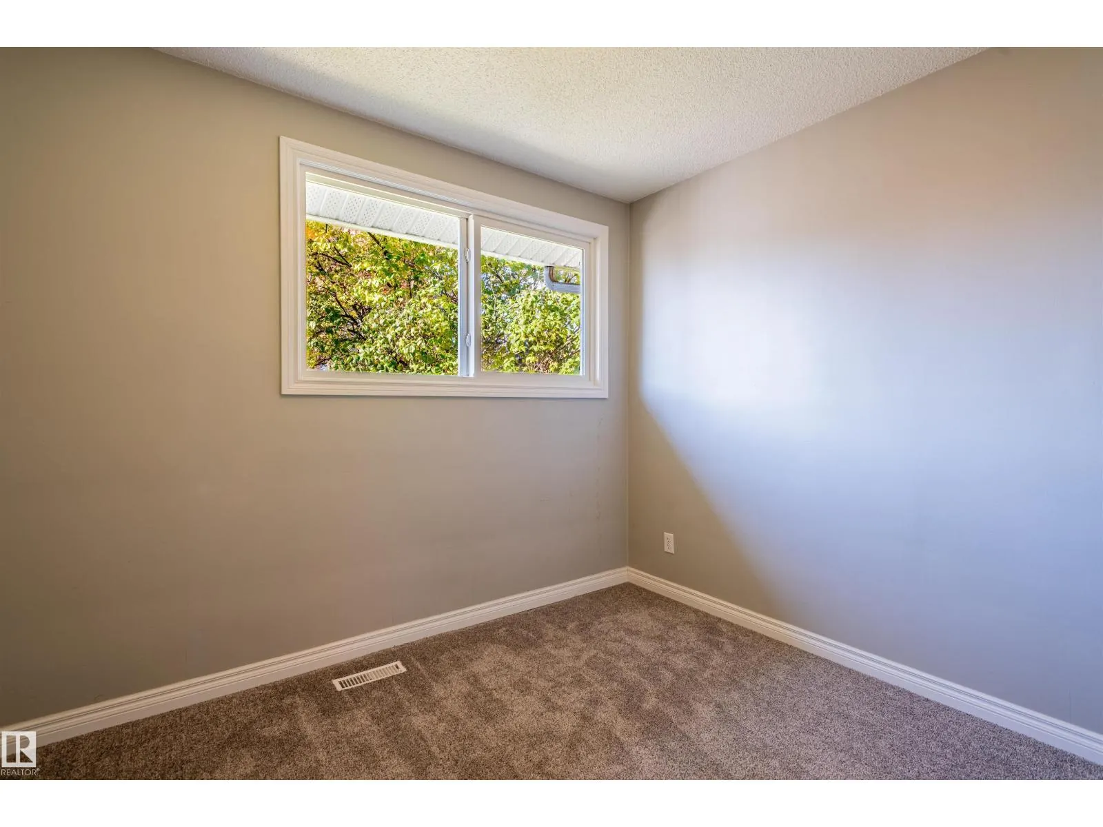 12412 134 ST NW